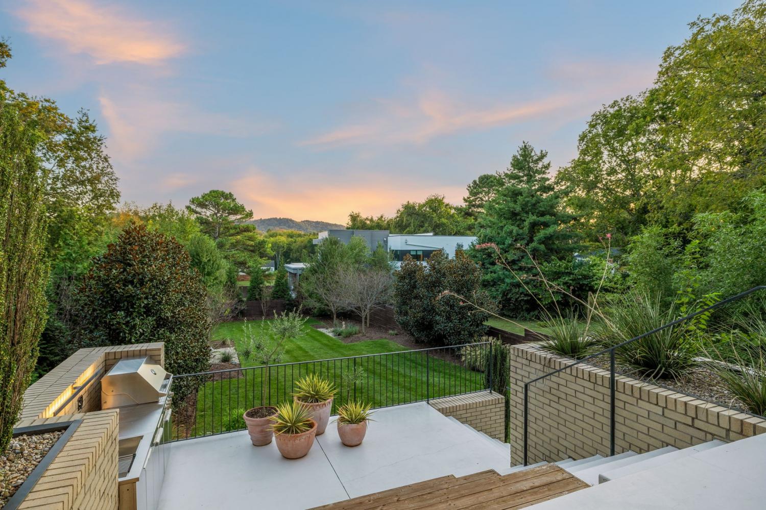 937-Glendale-Ln For Sale