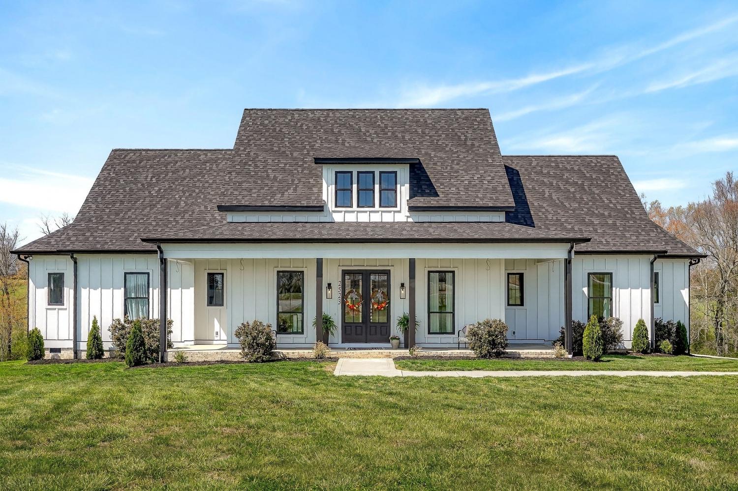 2523-Westowne-Ave For Sale