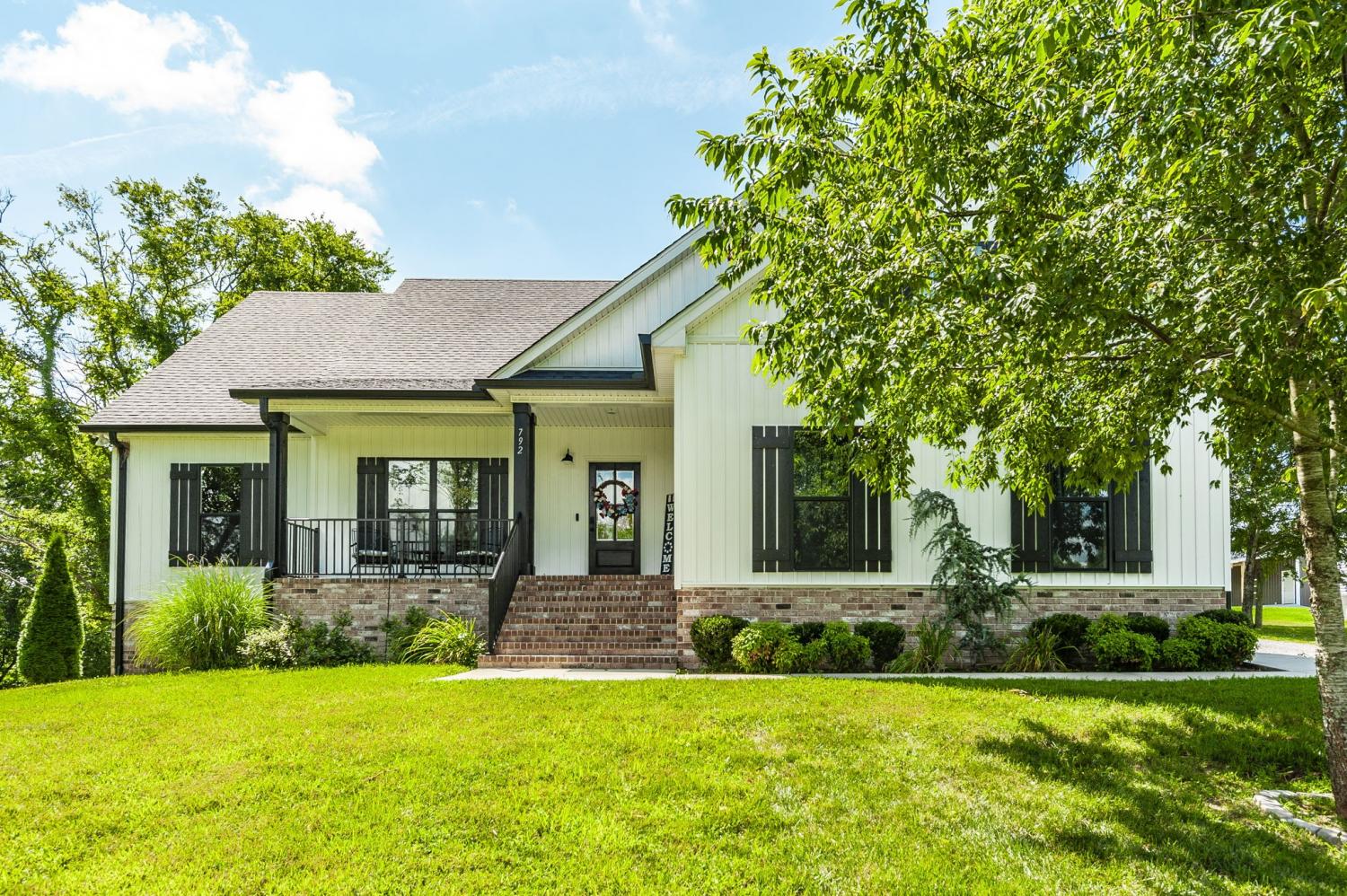 792-Greenfield-Ln For Sale