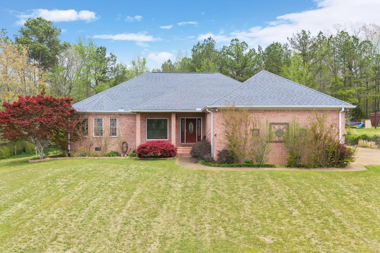 292-Eastern-Shores-Dr For Sale