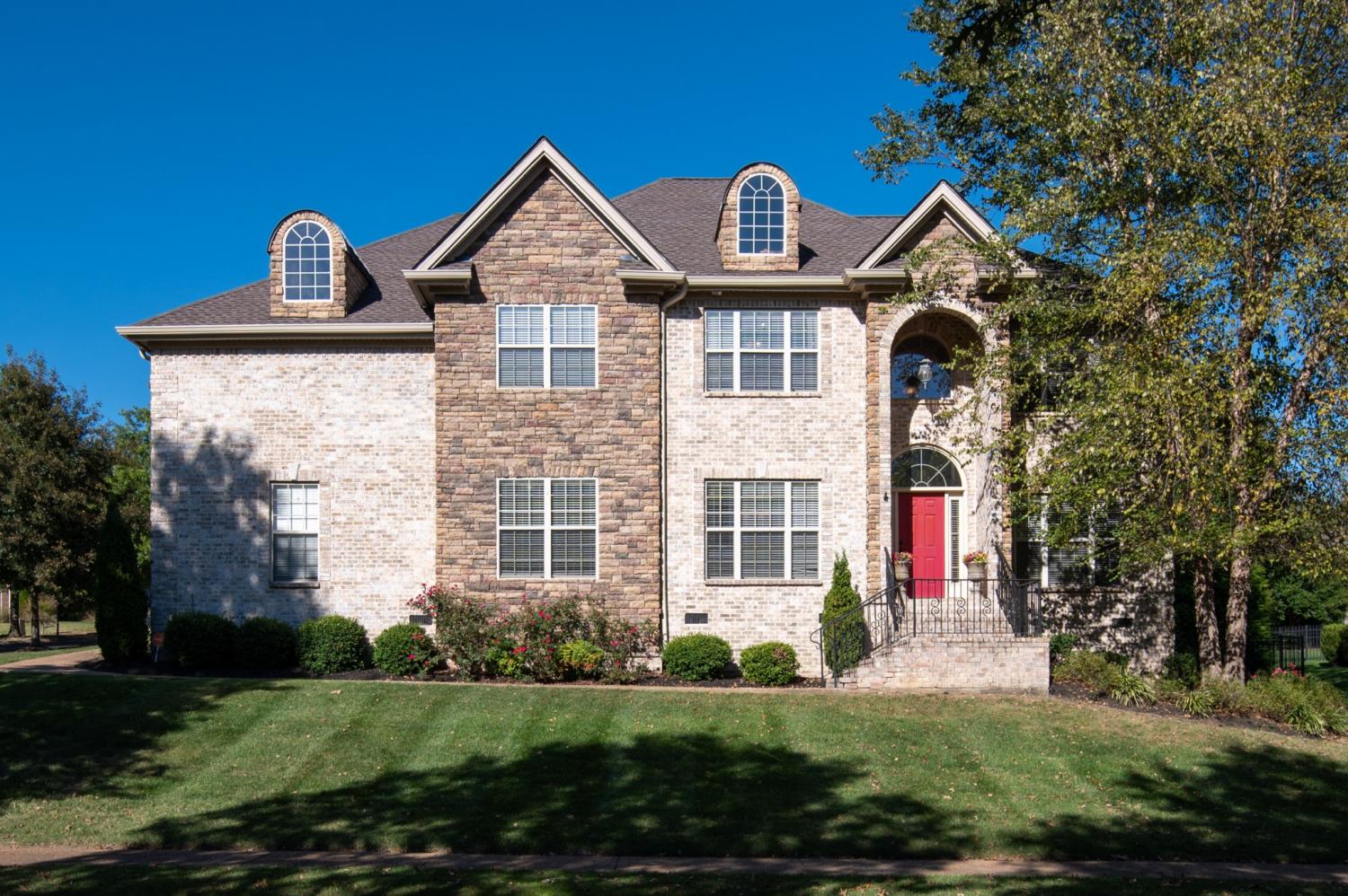 1000-Redwood-Way For Sale