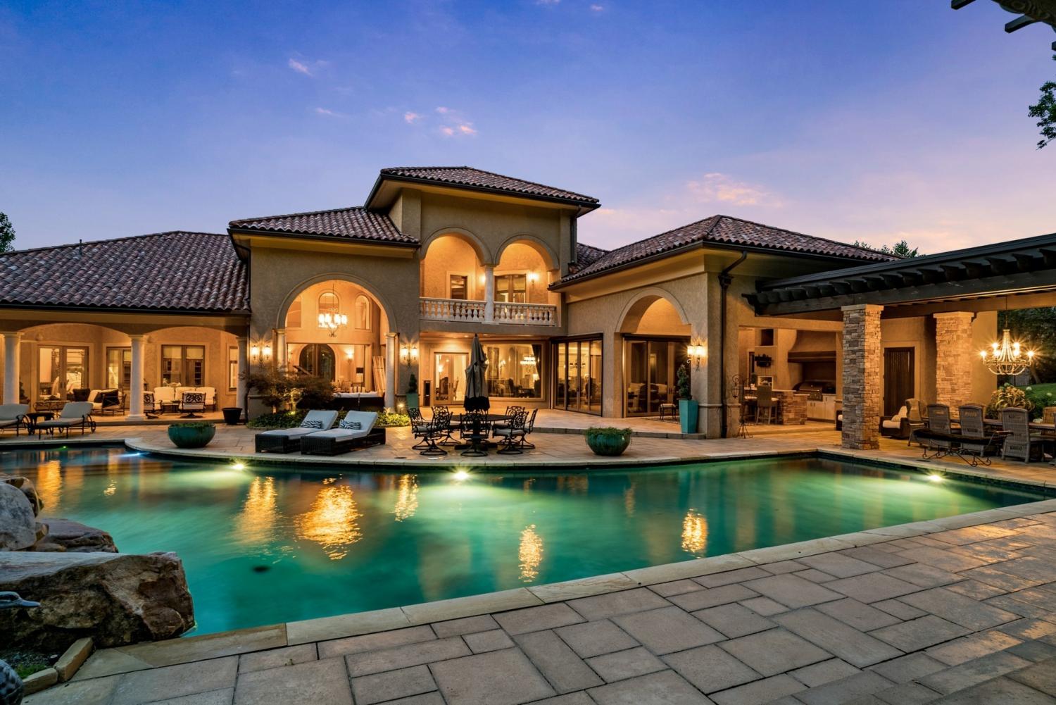 947-Tyne-Blvd For Sale