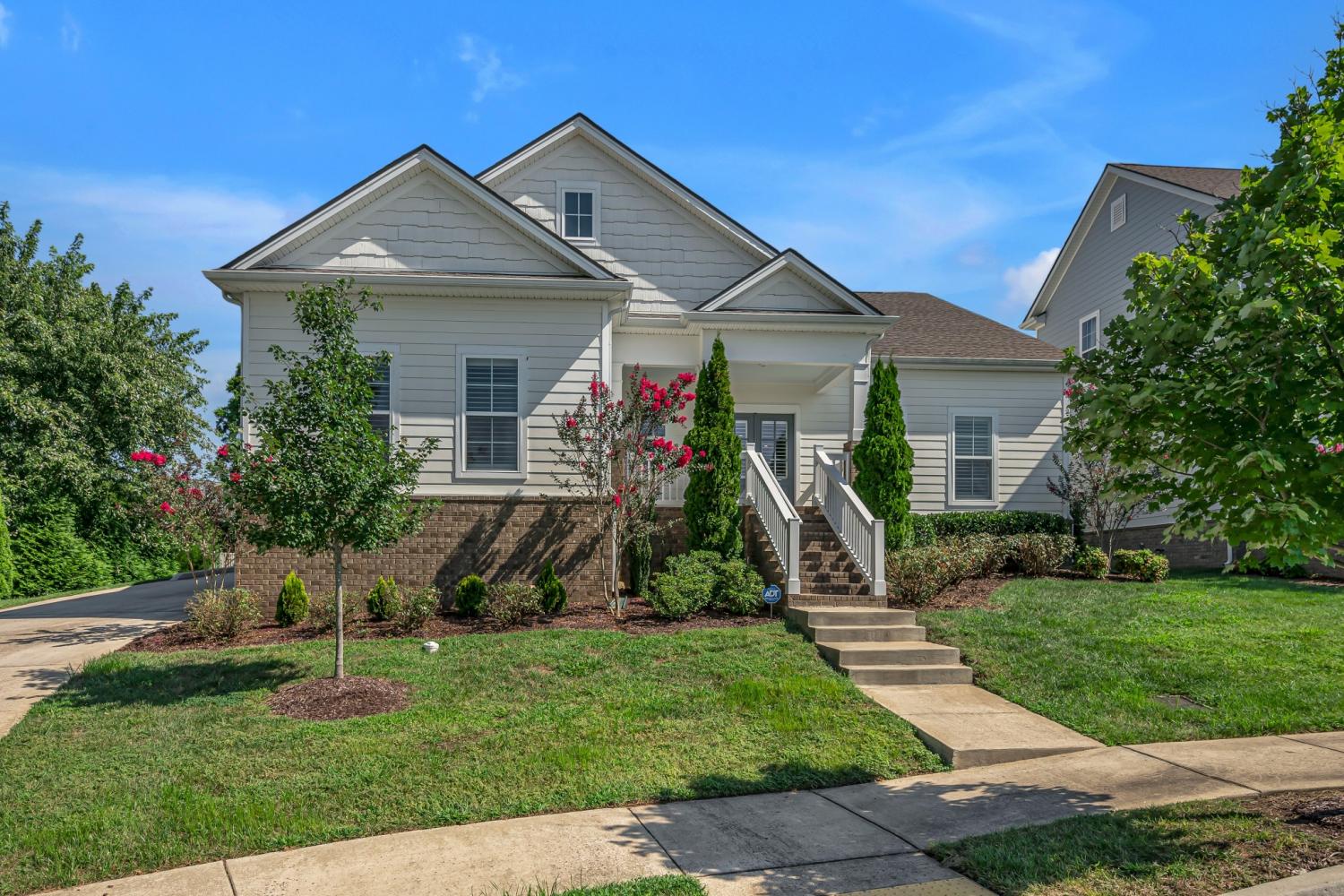 621-Henry-Ln For Sale