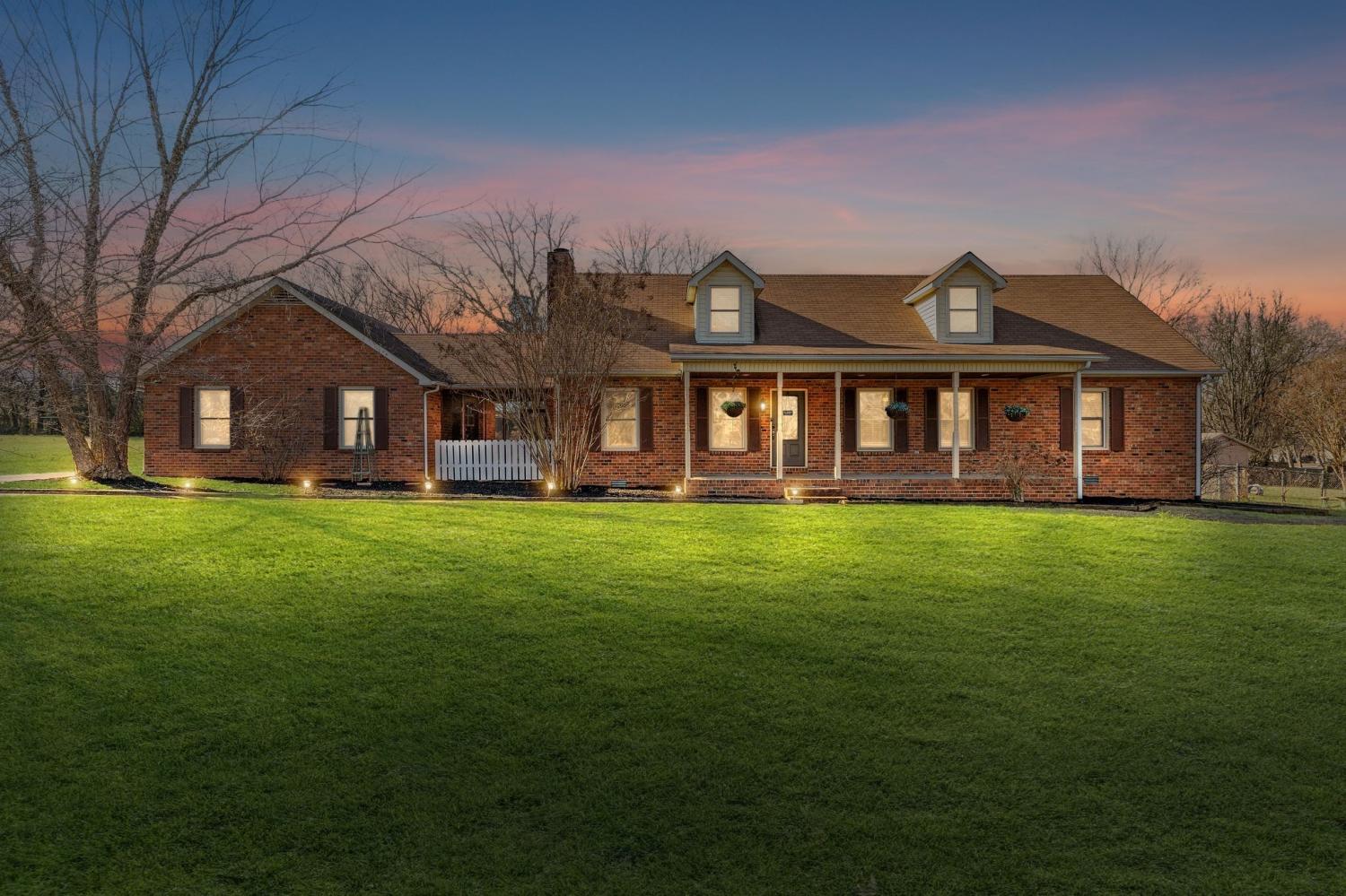 178-Elizabeth-Dr For Sale