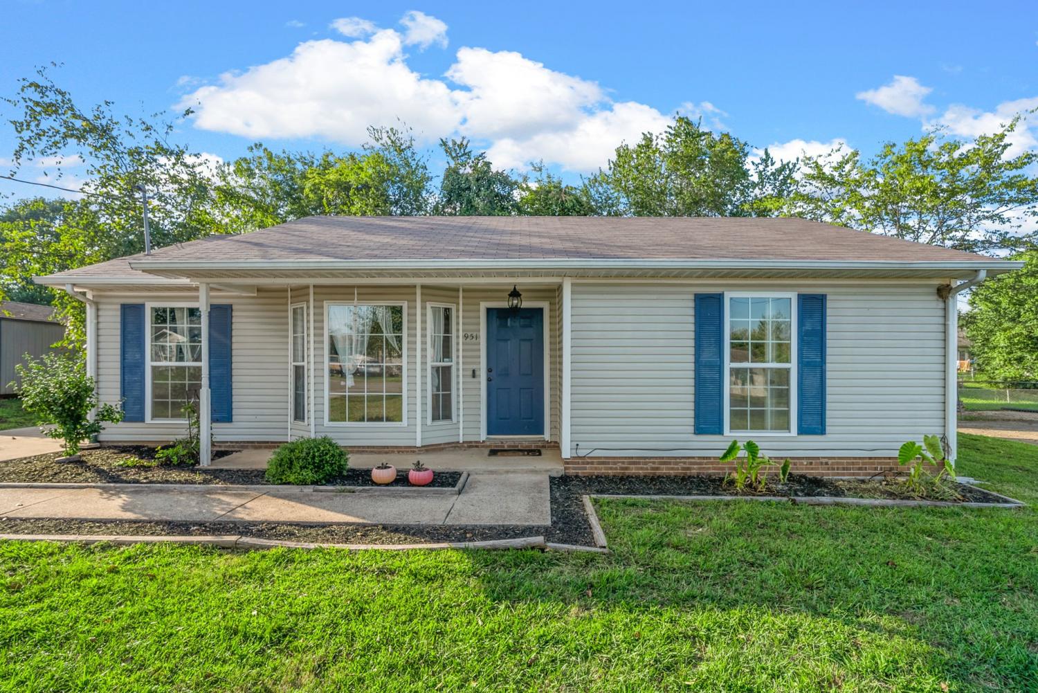 951-Van-Buren-Ave For Sale