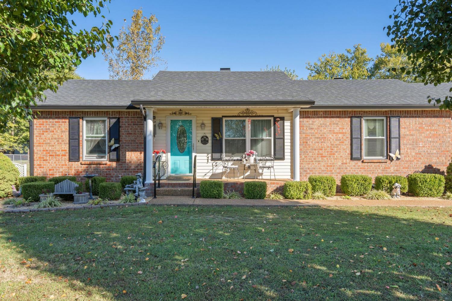 1010-Sunday-Silence-Dr For Sale