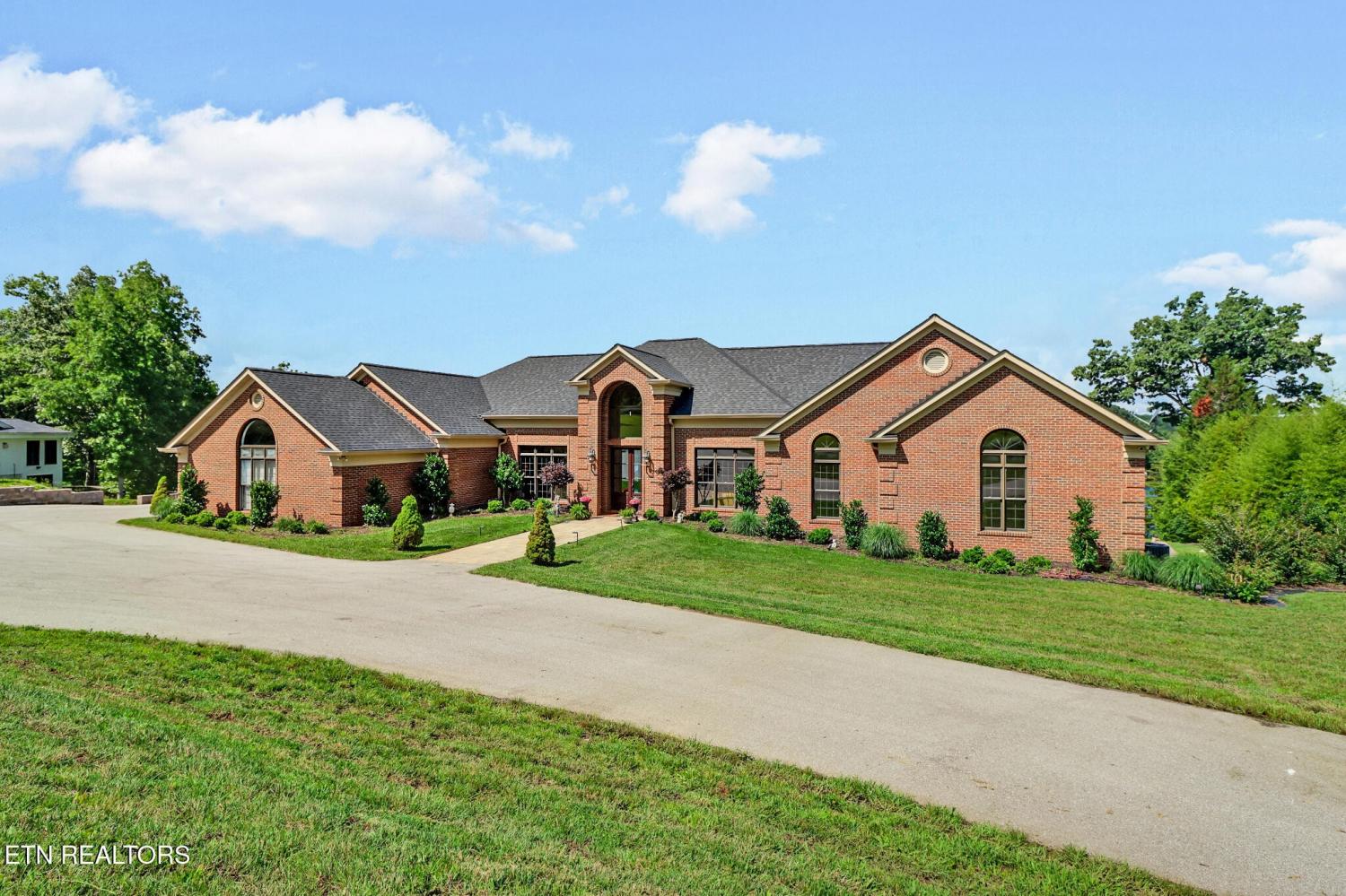 1042-Holiday-Drive For Sale