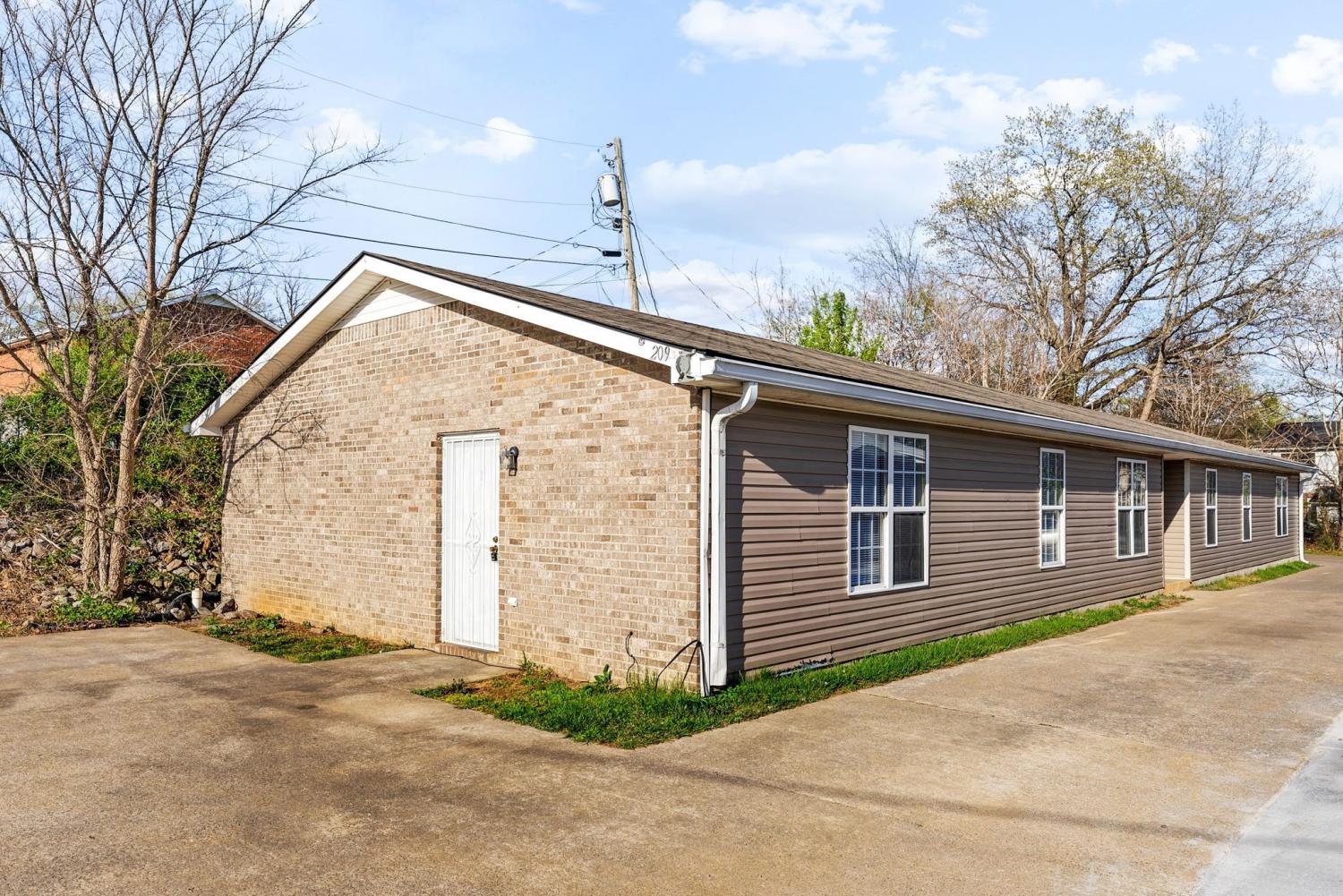 209-Lexington-Dr For Sale