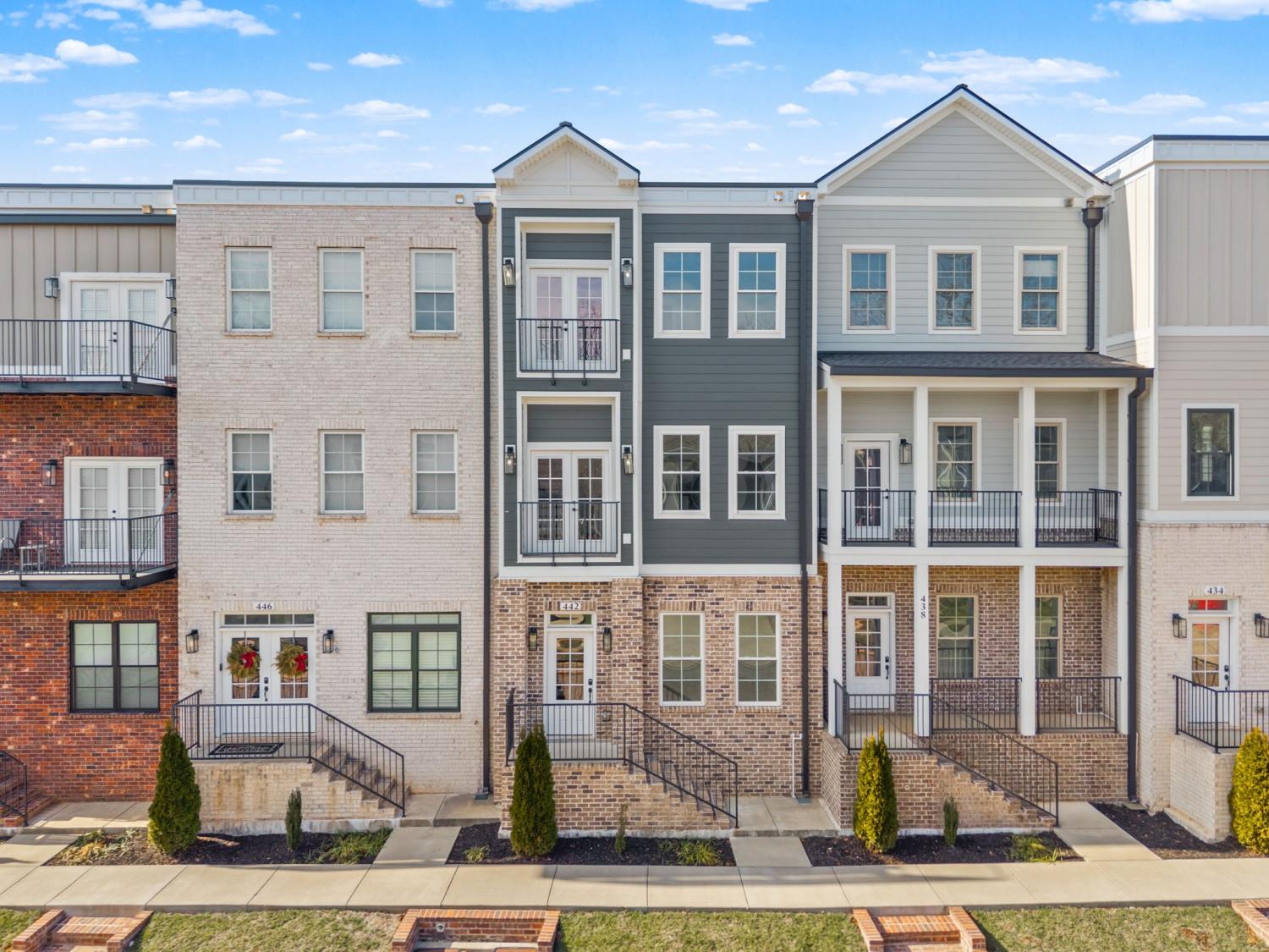 442-Centre-St For Sale