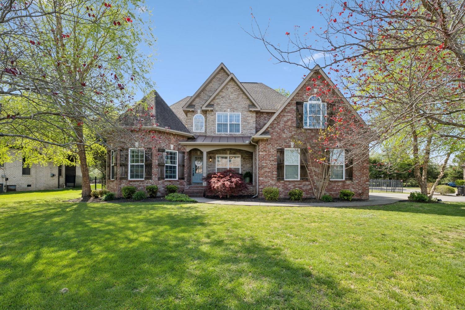 159-Ridgebend-Dr For Sale