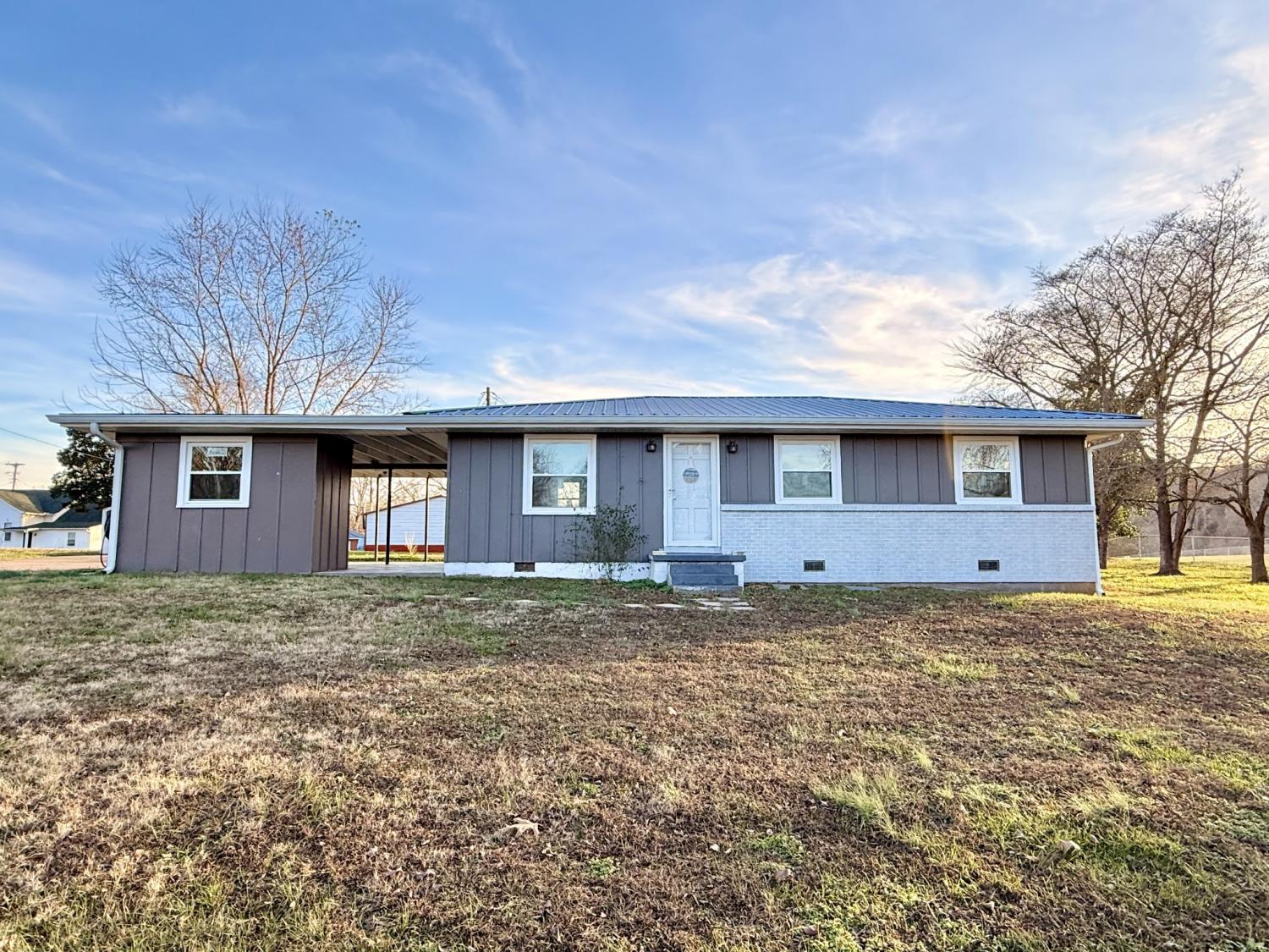 122-McIntosh-Ave For Sale