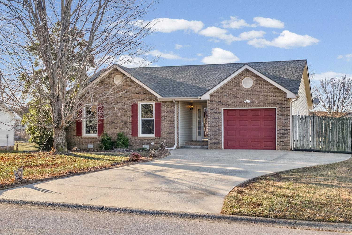 636-Fallbrook-Ln For Sale