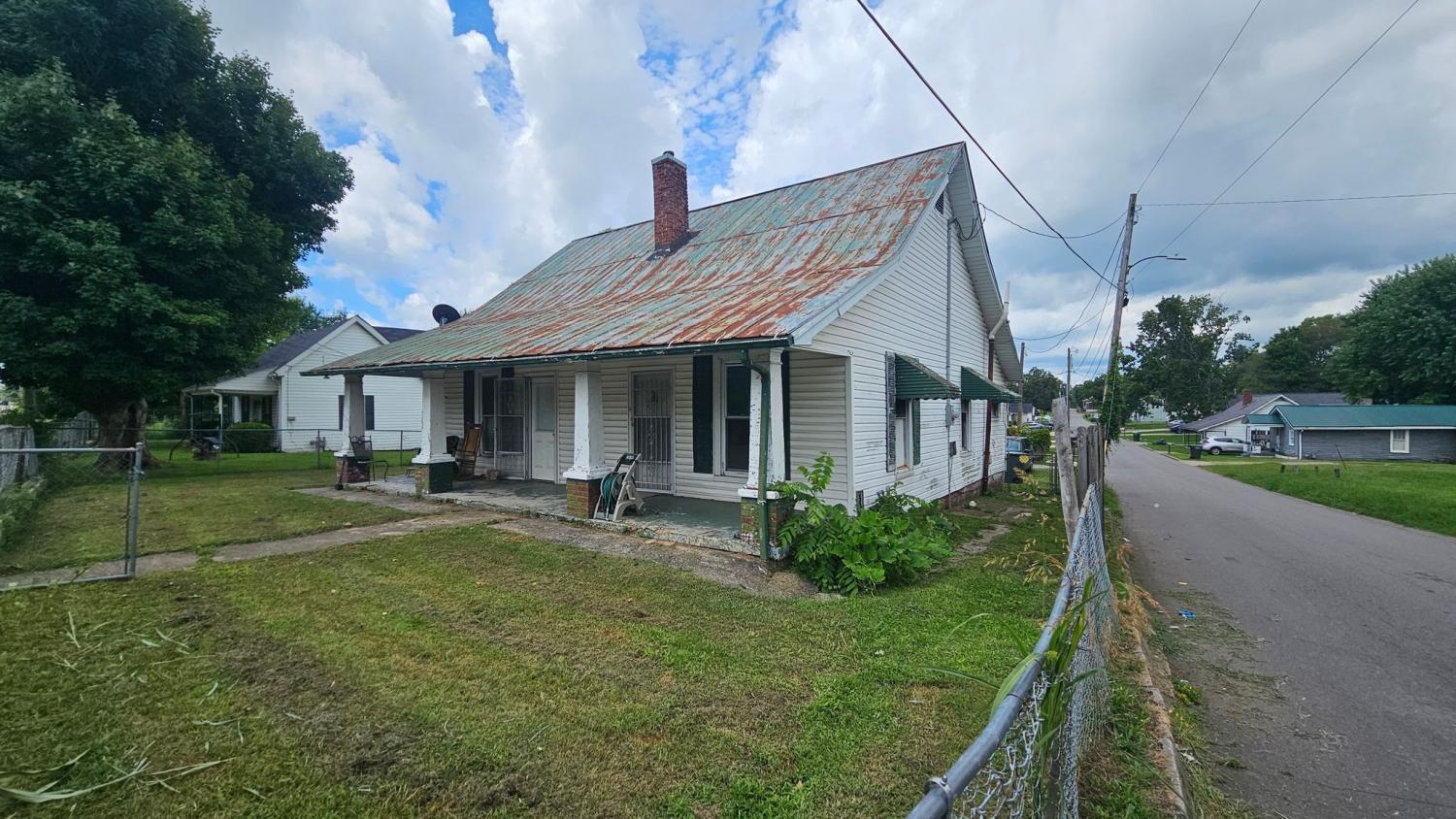 2101-S-Main-St For Sale