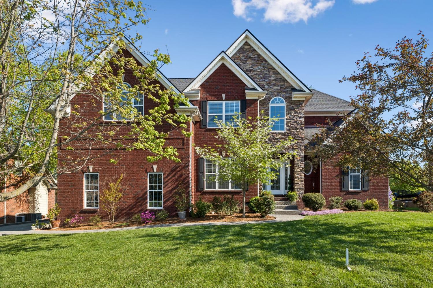 1712 Stoney Hill Ln TN 37174 For Sale - 