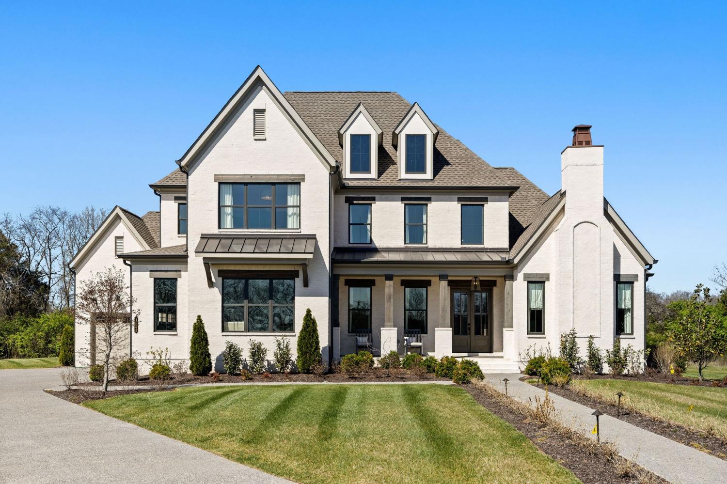 1003-Sinatra-Drive For Sale