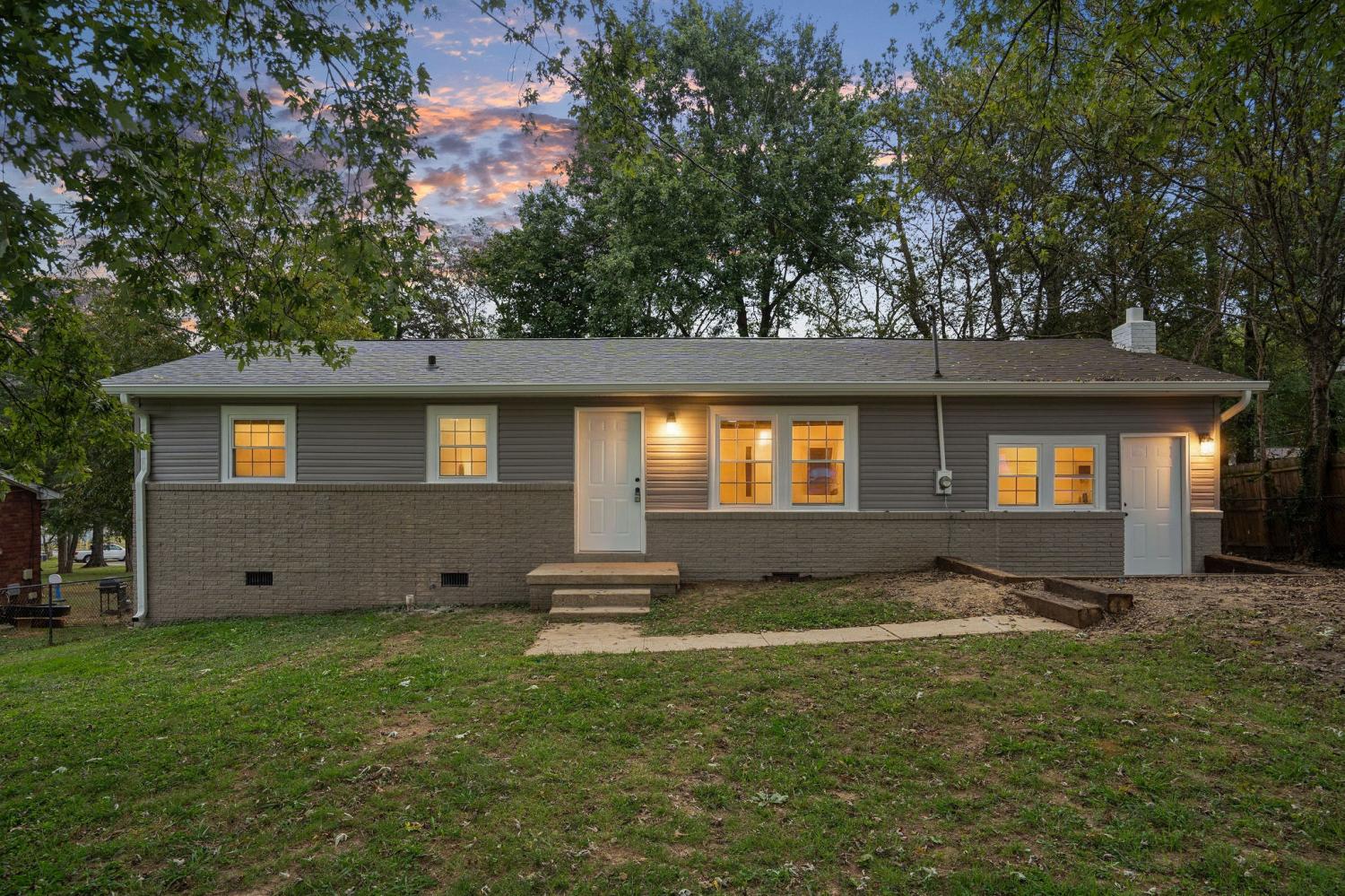 211-S-Fairoak-St For Sale