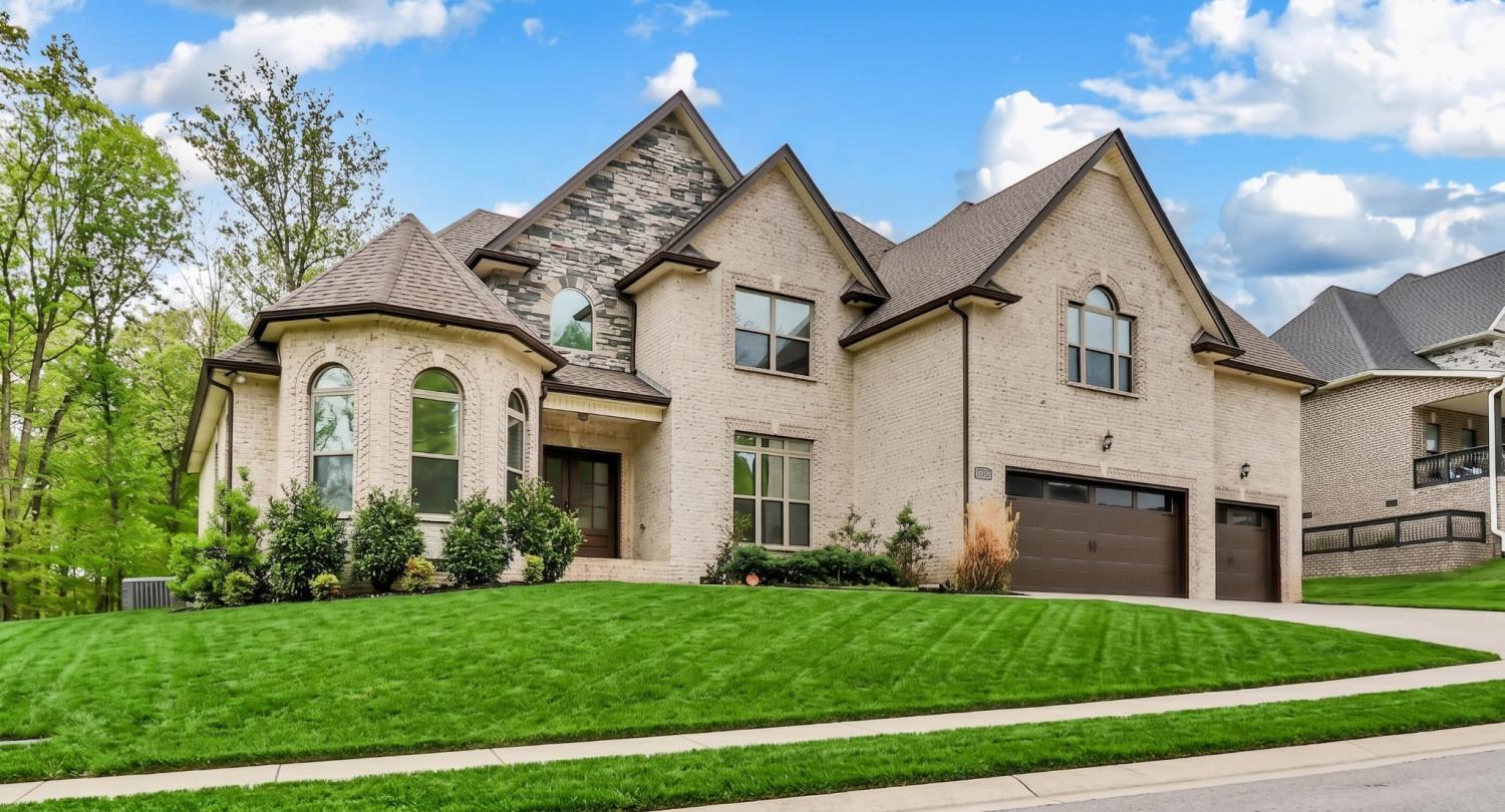 1689-Double-R-Blvd For Sale