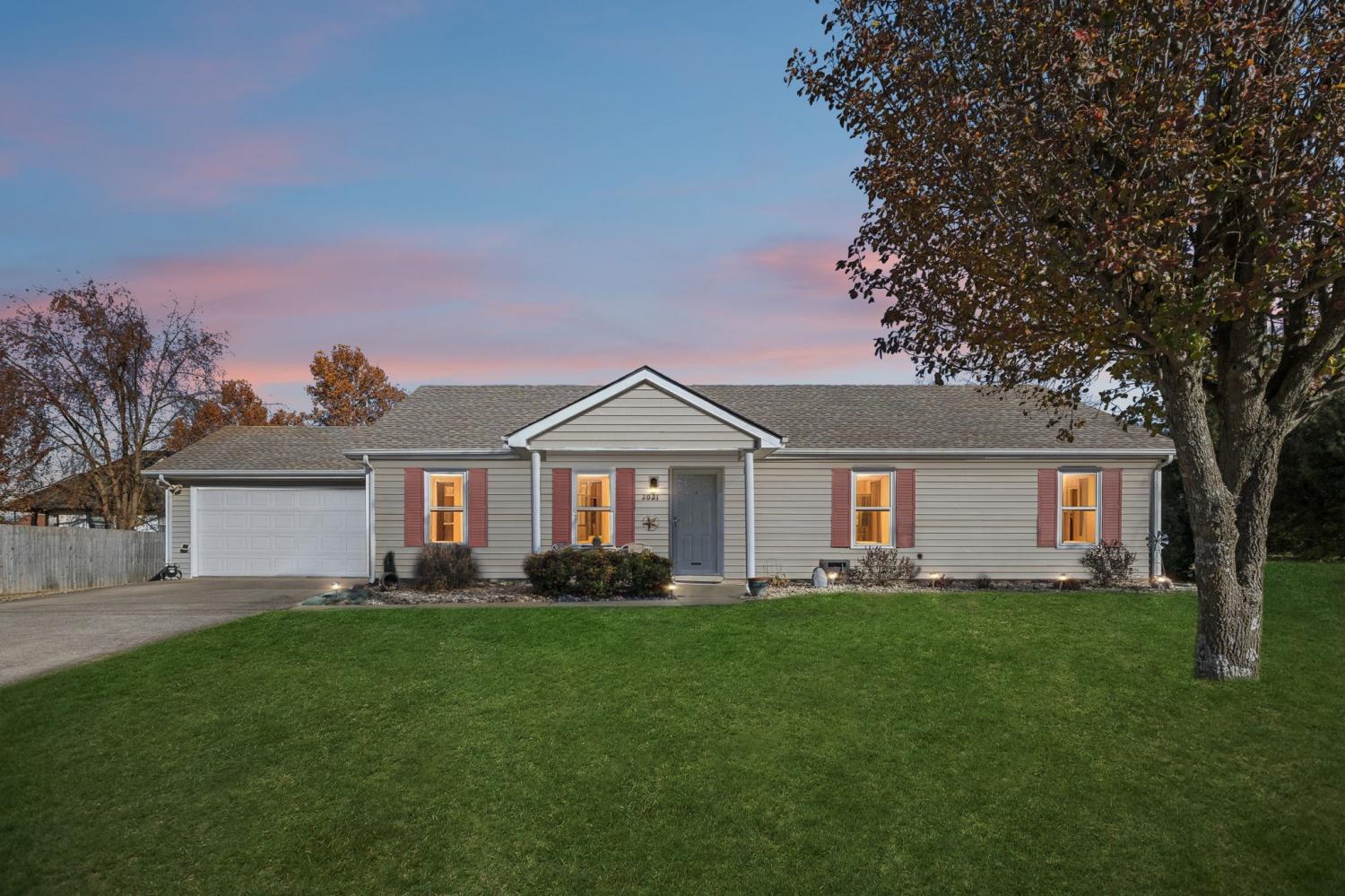 2021-Ravenwood-Dr For Sale