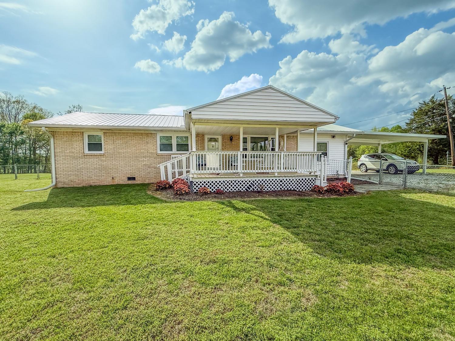 2025-Linda-Ln For Sale