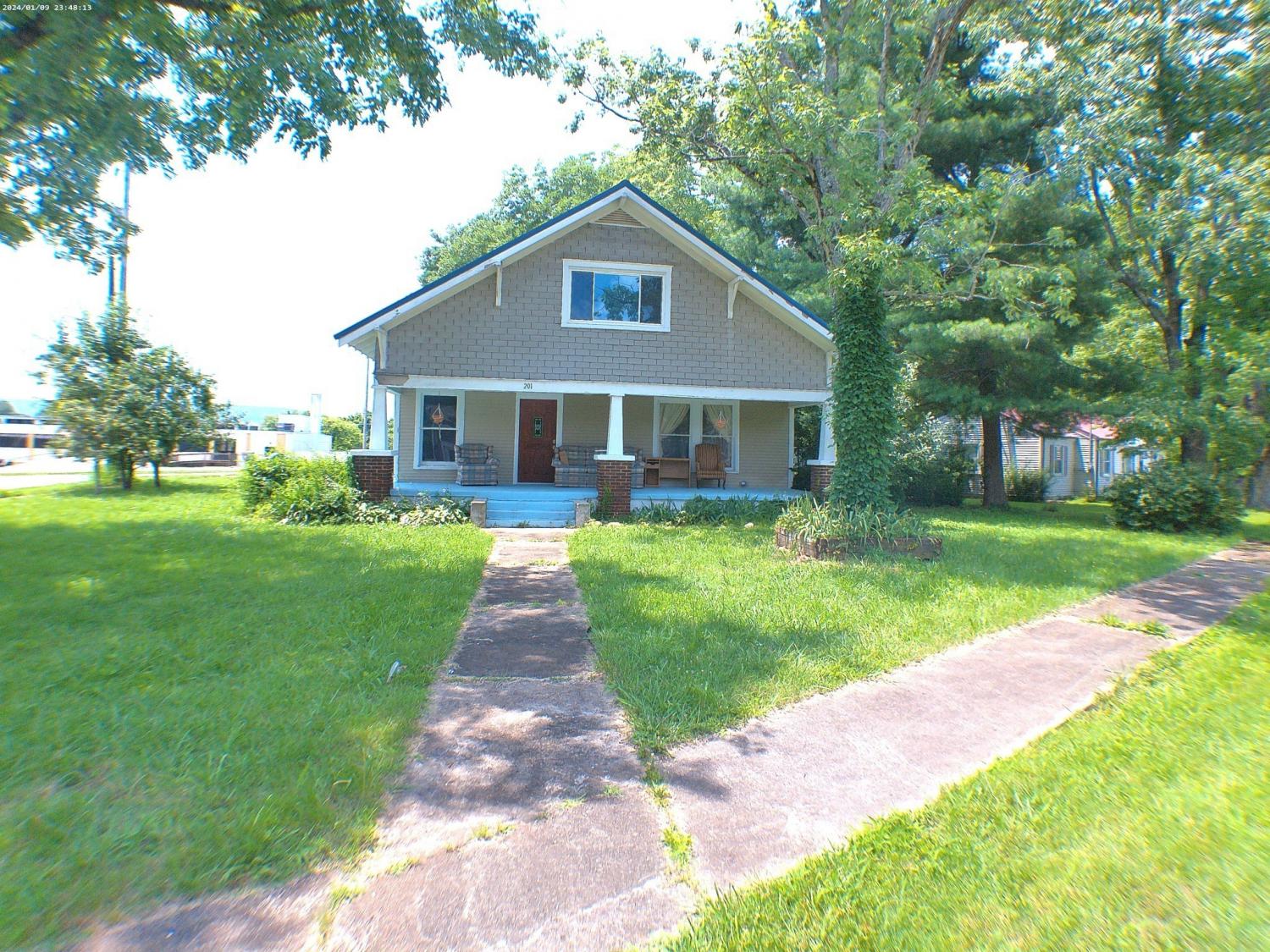 201-Hodges-St--N For Sale