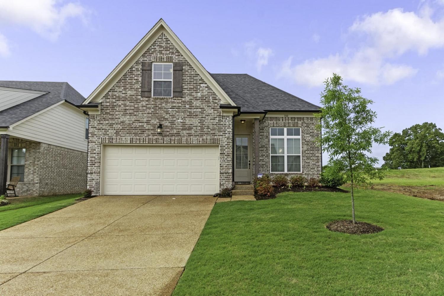 300-ST-ANDREWS-DR For Sale