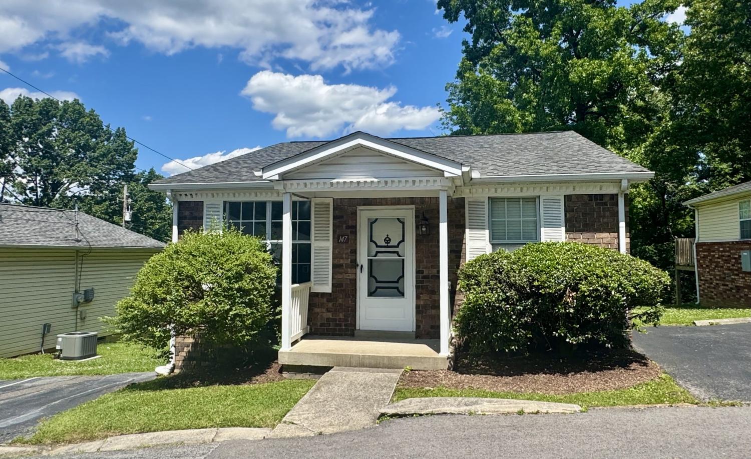 147-Five-Oaks-Dr For Sale