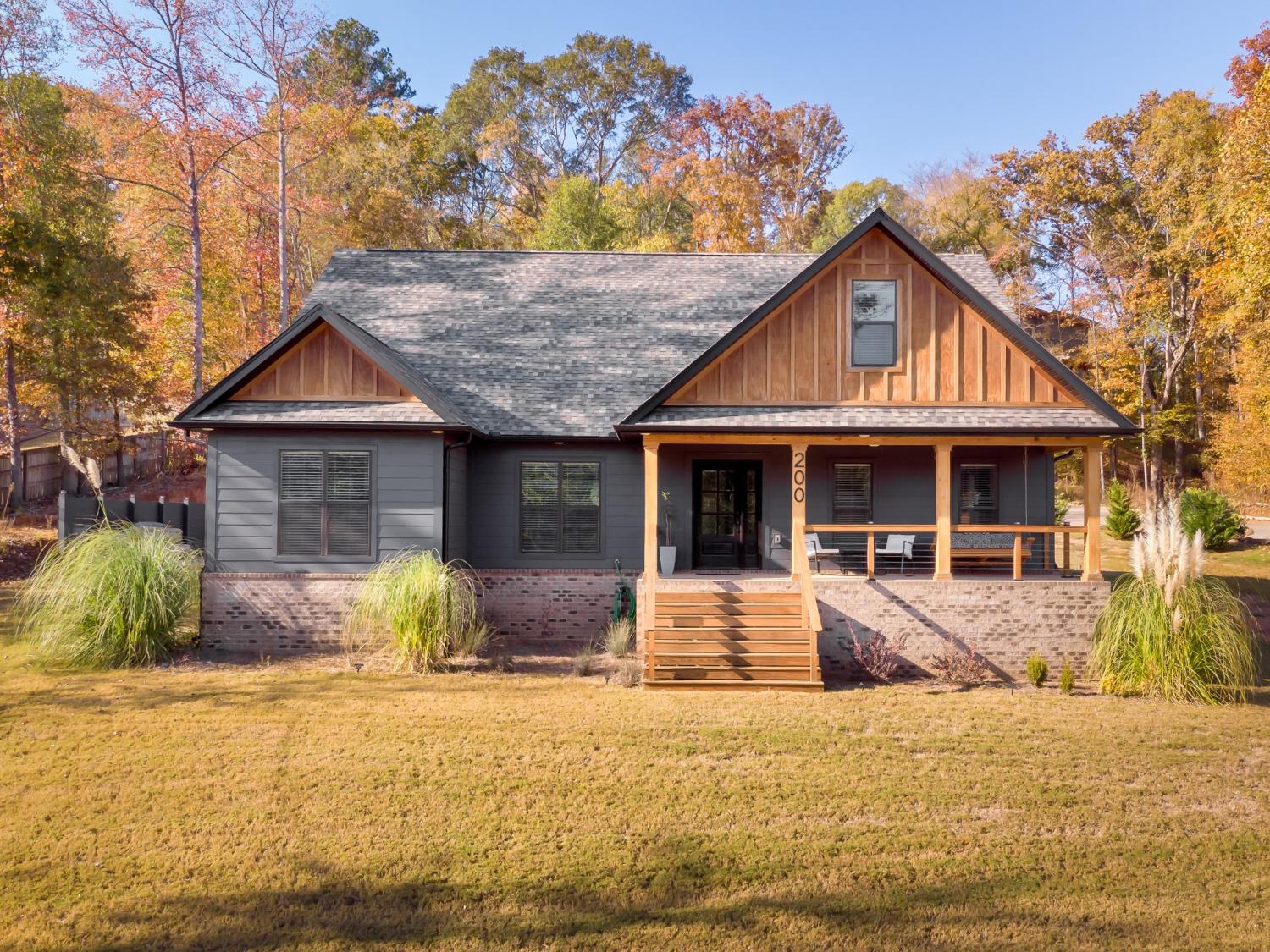 200-Creekside-Drive For Sale