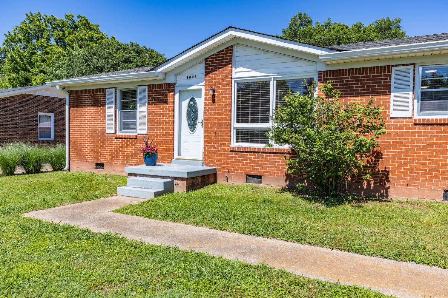 2023-Denise-Dr For Sale