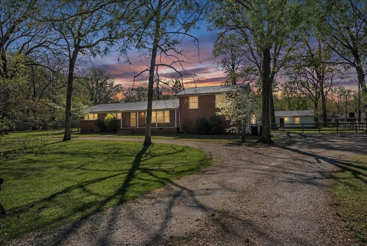 105-Inglewood-Dr For Sale