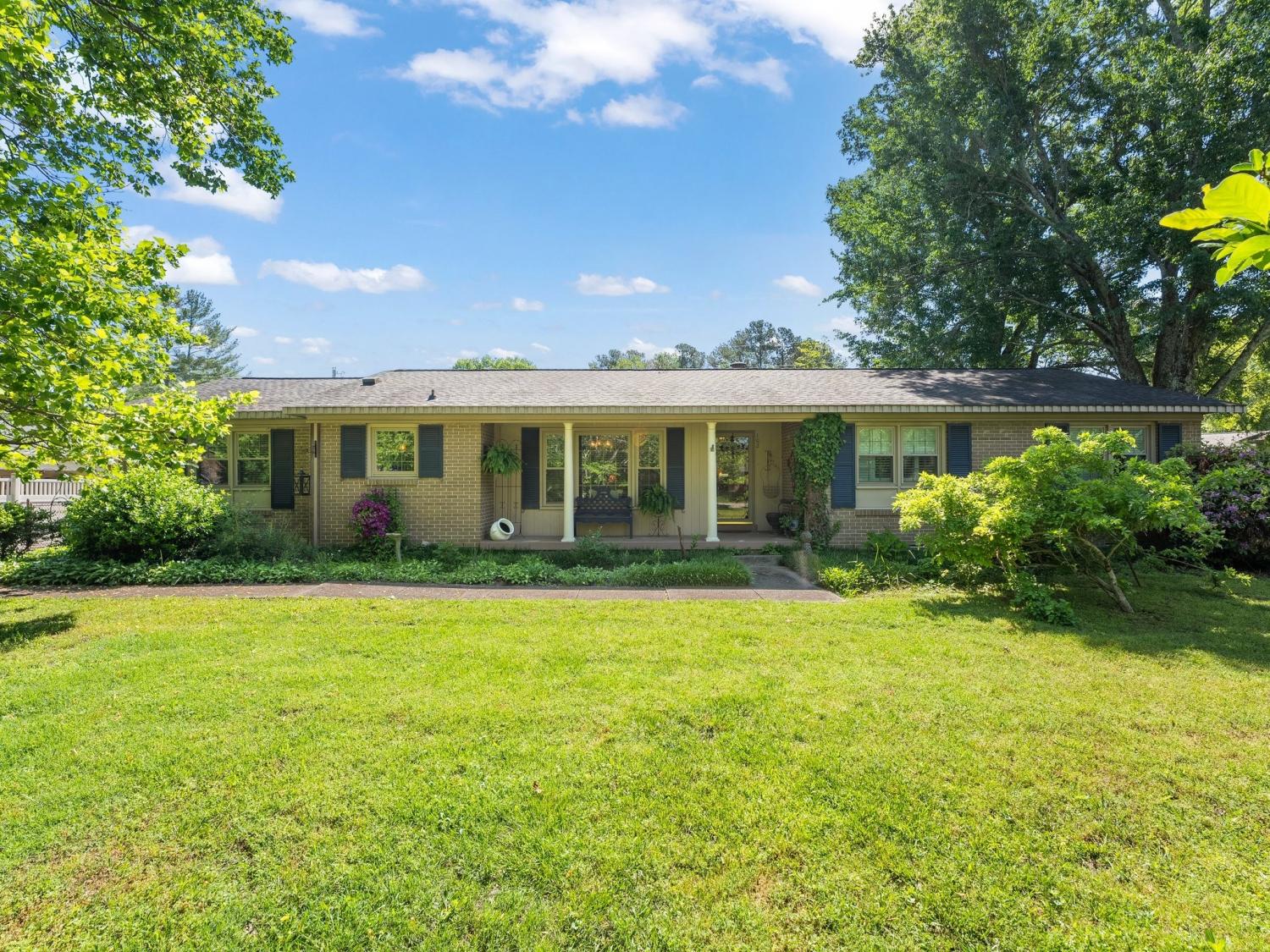 102-Essex-Ct For Sale