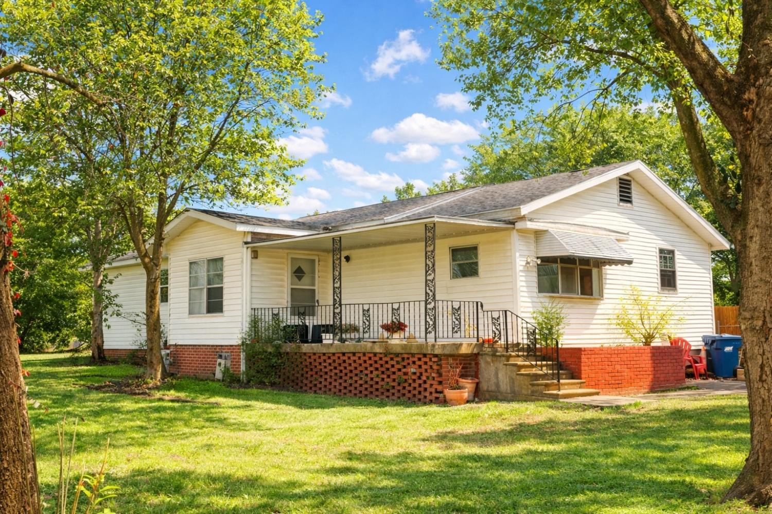 302-Jim-Bowie-Dr For Sale