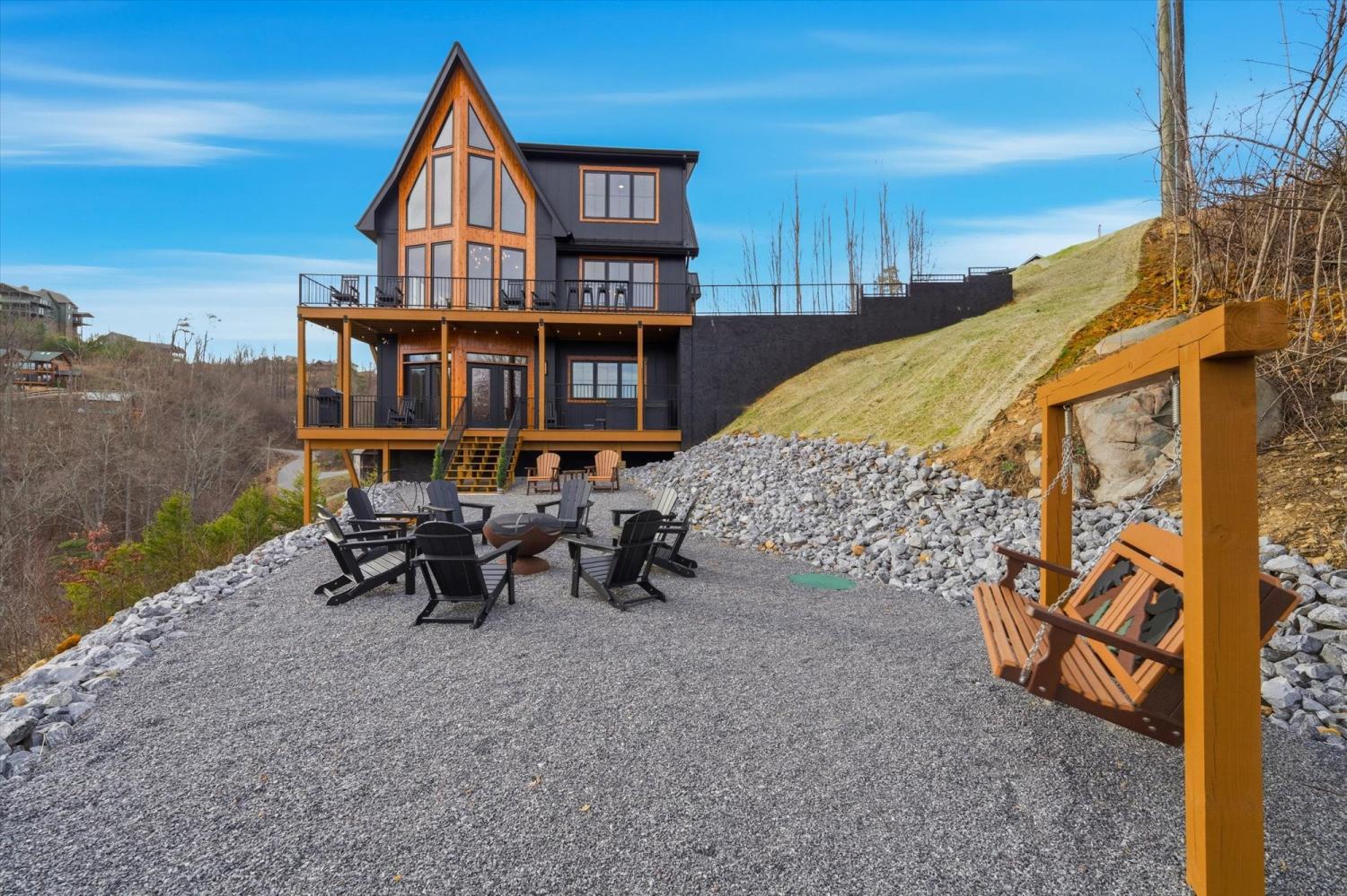 550-Greenbriar-Ln For Sale