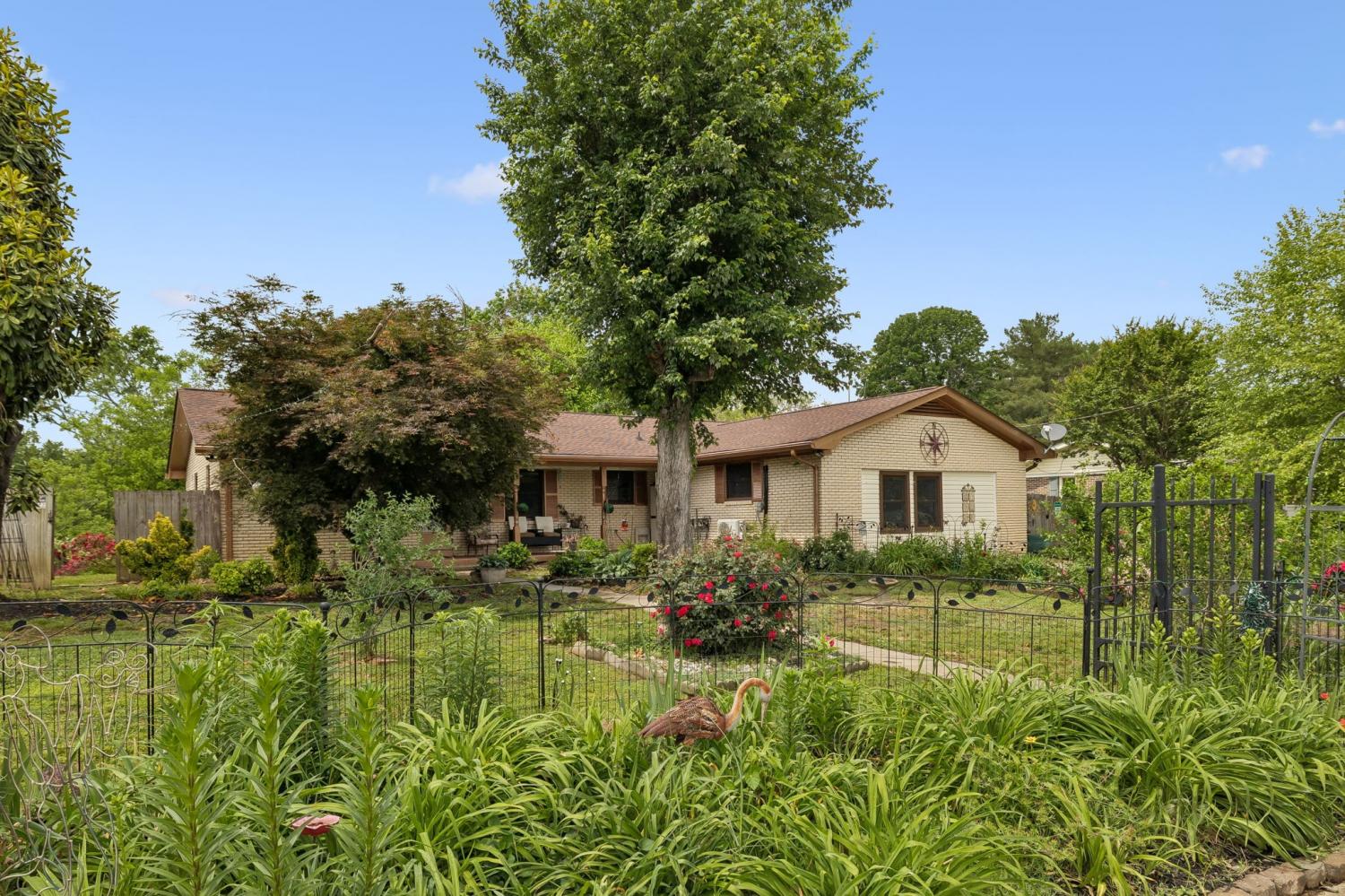 205-Riverside-Dr--N For Sale