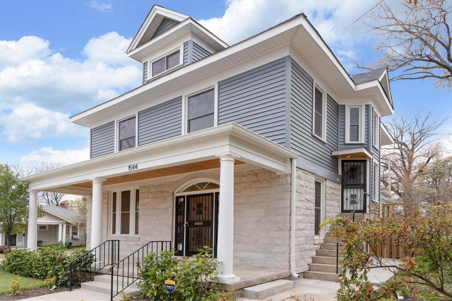 1544-COURT-AVE For Sale