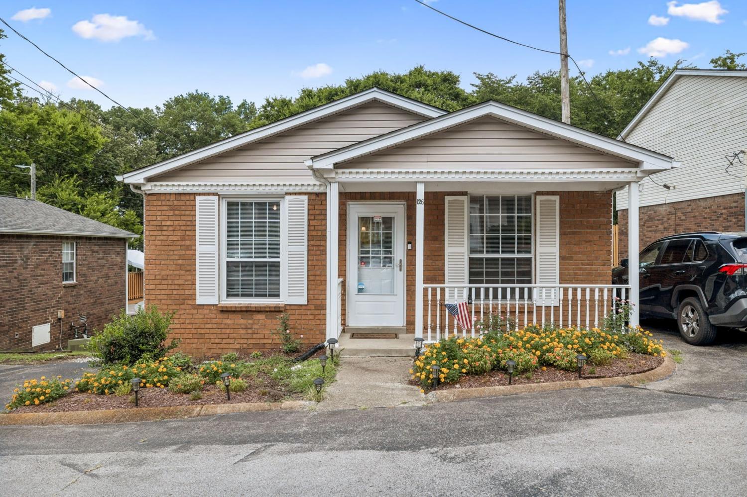 126-Five-Oaks-Dr For Sale