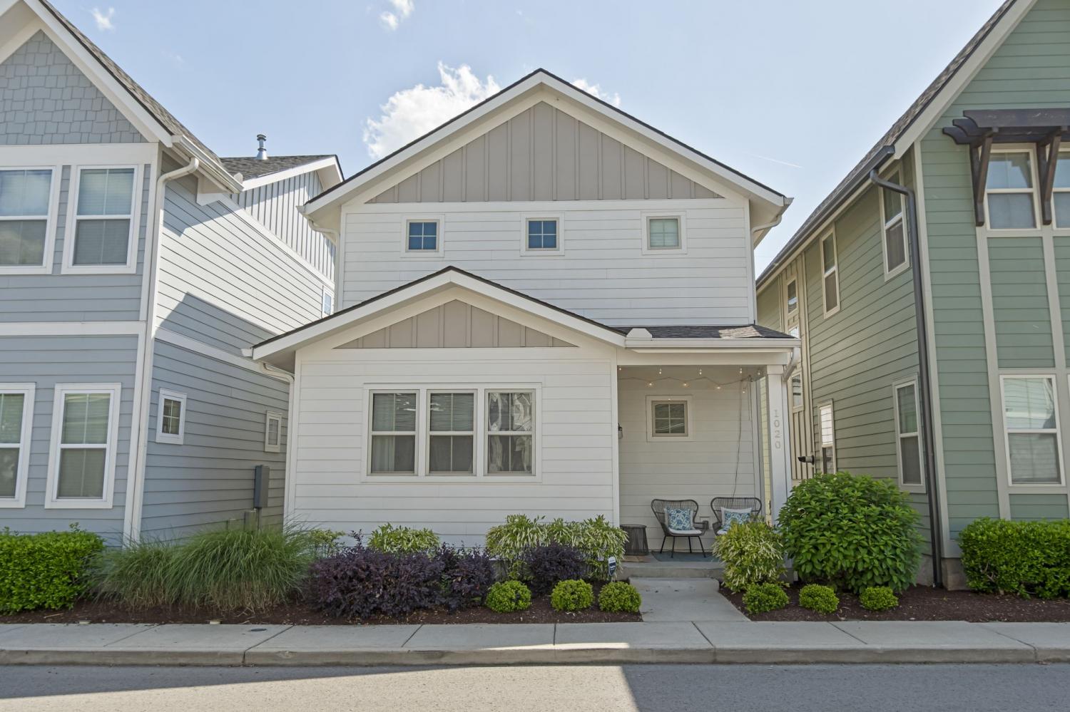 1020-Treaty-Oaks-Dr For Sale
