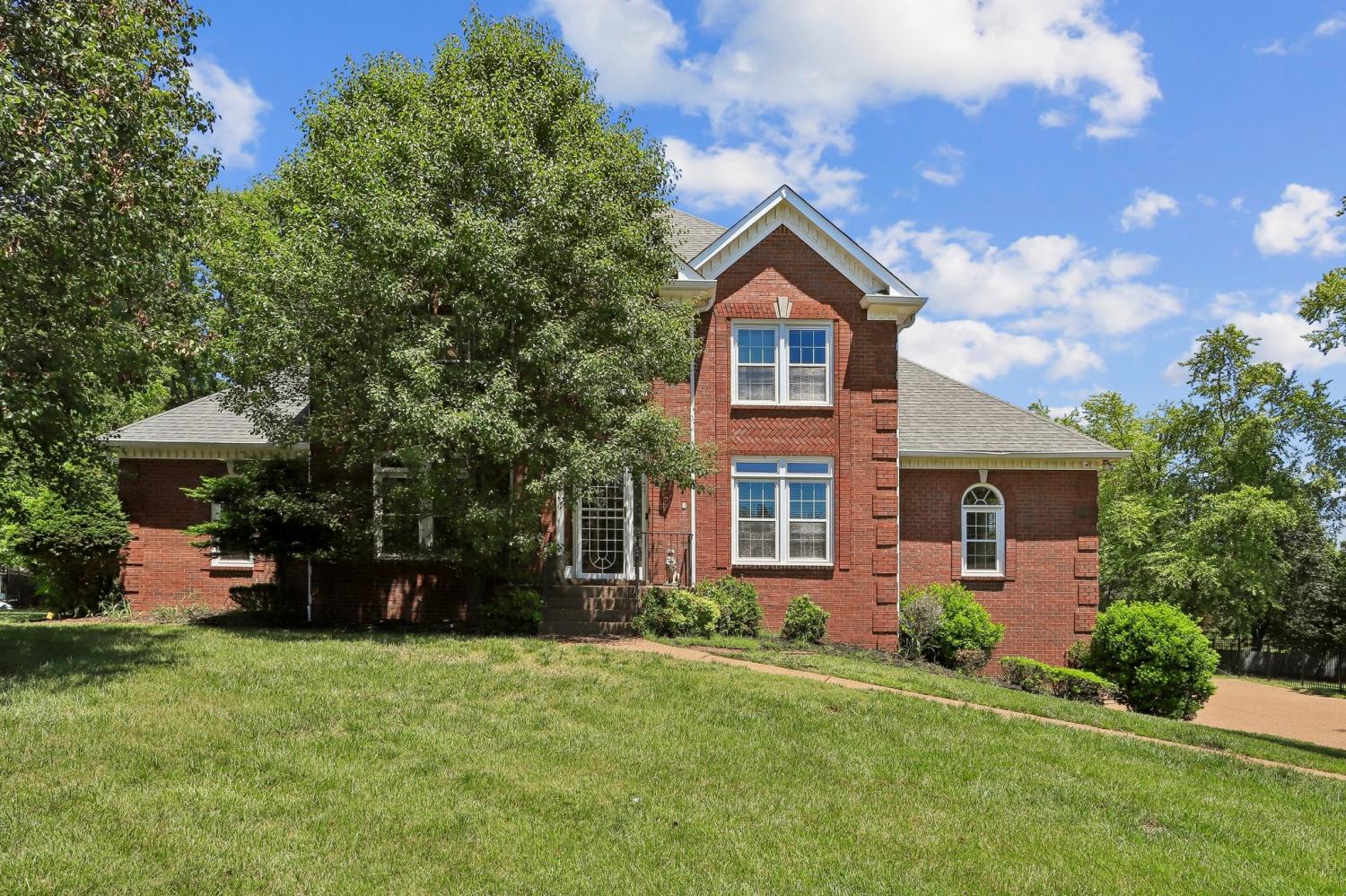129-Pembroke-Dr For Sale