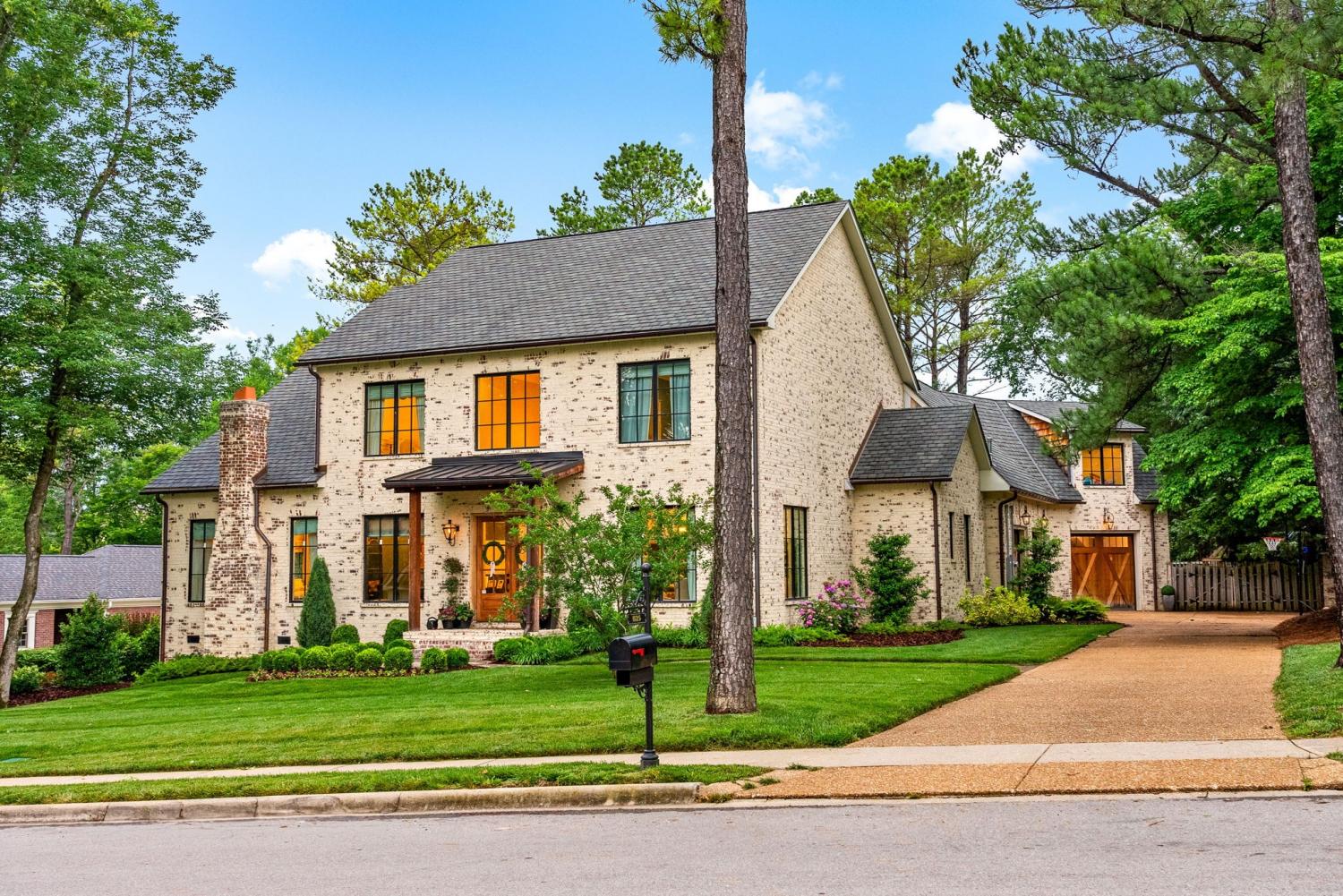 825-Salisbury-Way For Sale