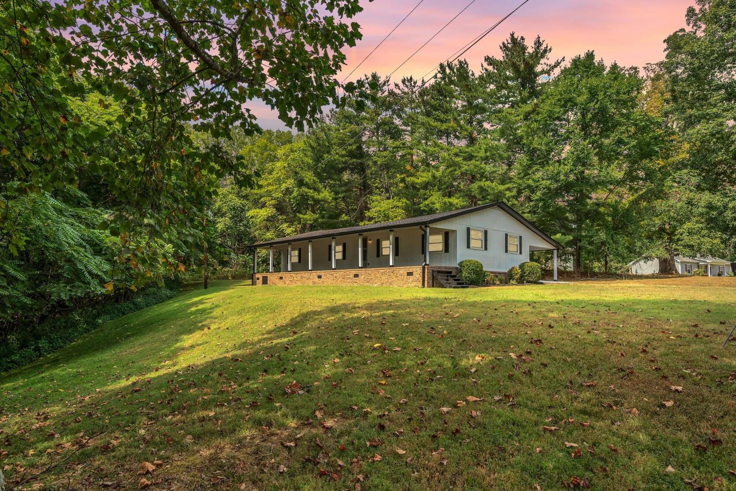 977-Weeping-Willow-Rd For Sale