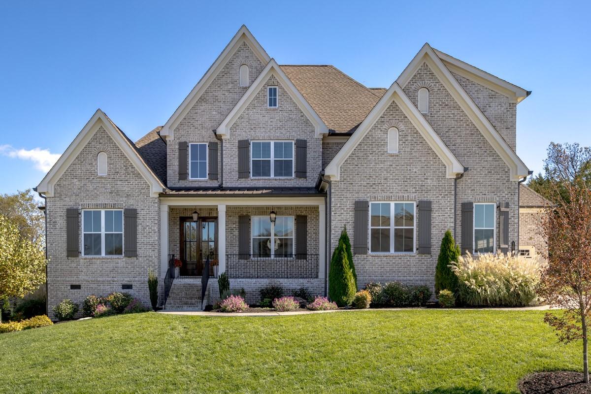 1012-Sinatra-Dr For Sale