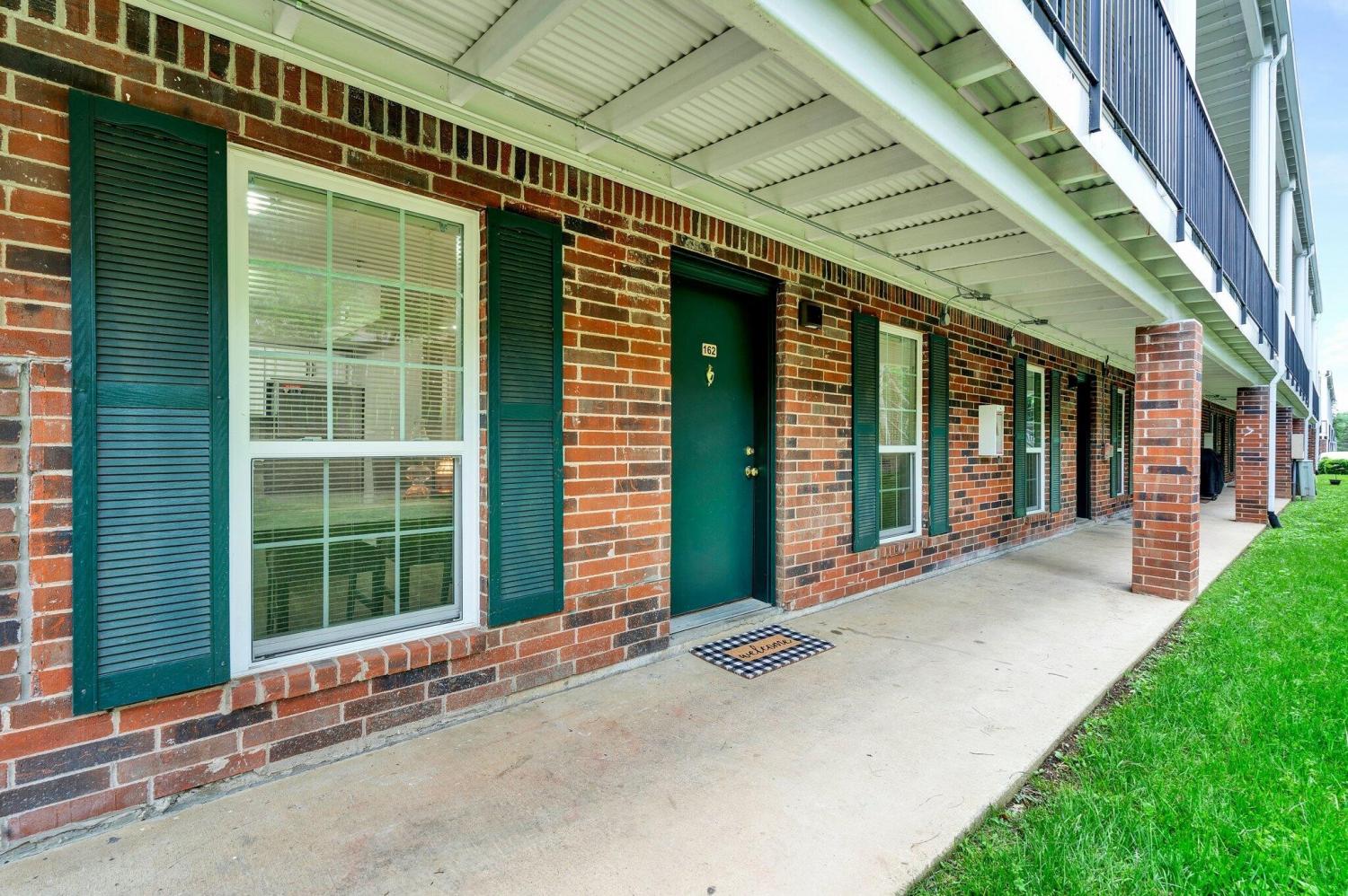 900-Mountain-Creek-Road For Sale