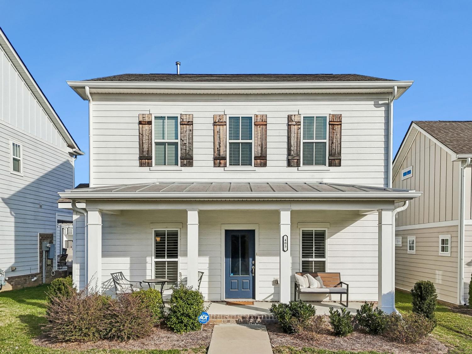 405-Corner-Aly For Sale