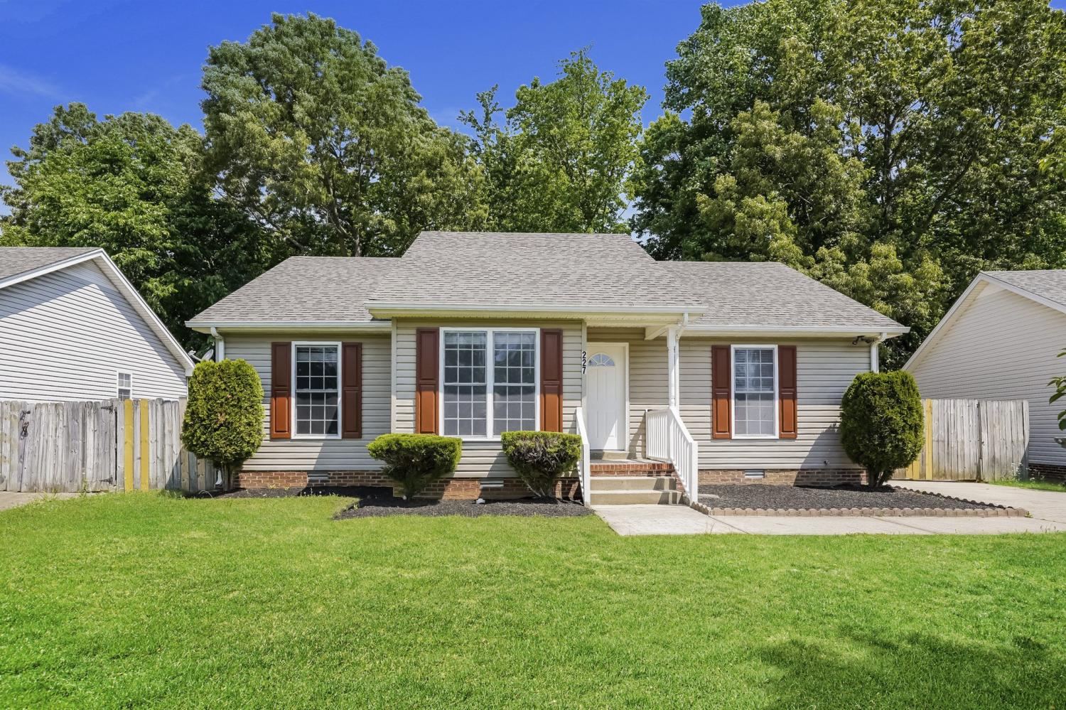 227-Sleepy-Hollow-Dr For Sale