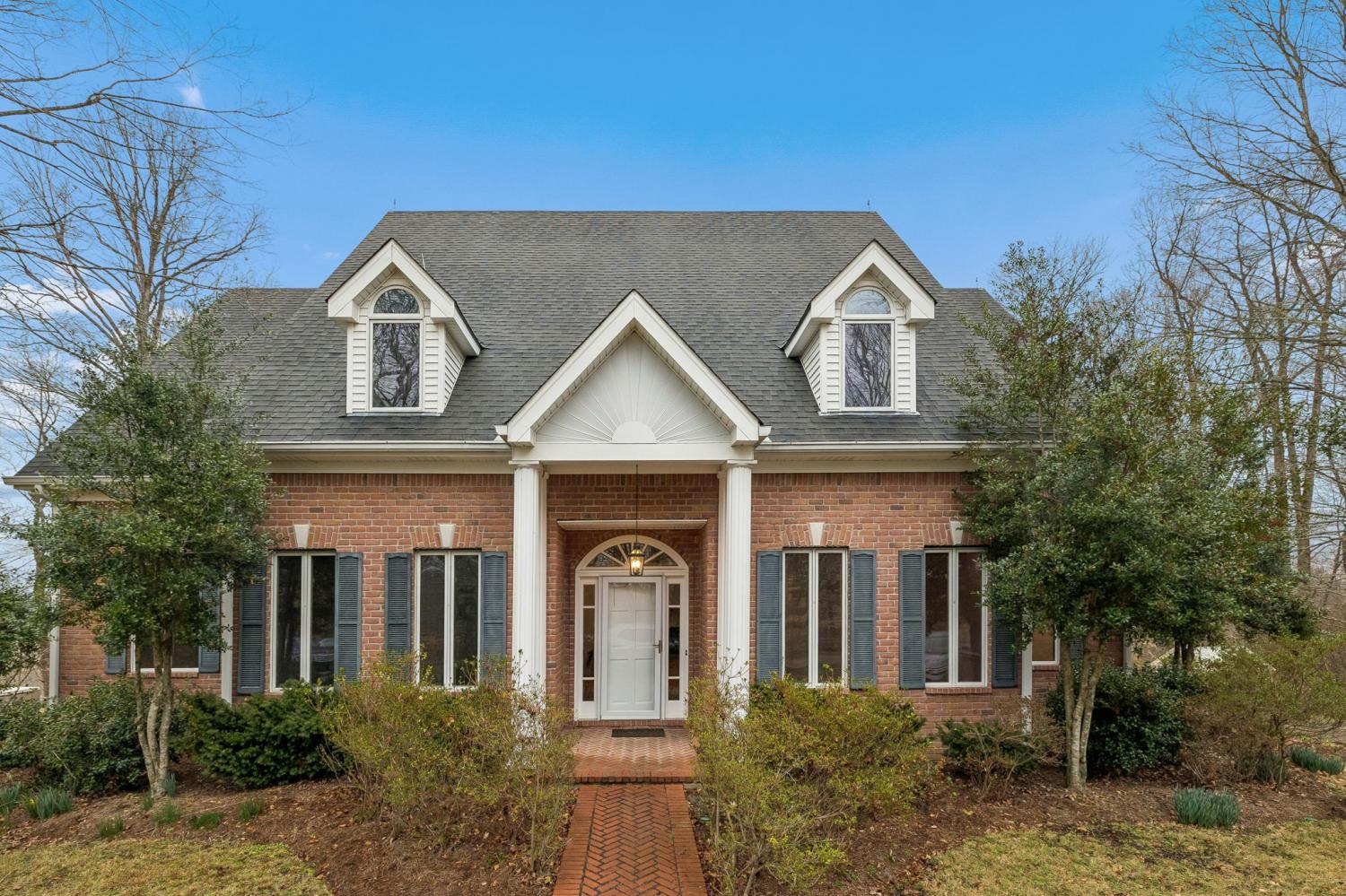 1010-Street-Rd For Sale