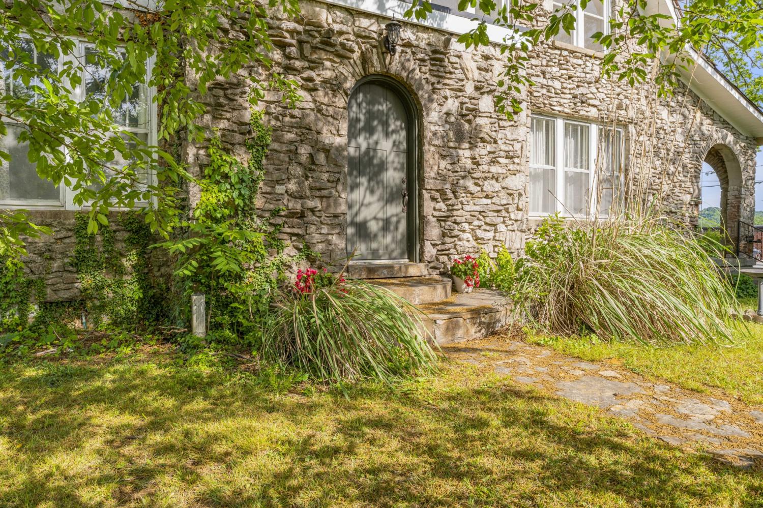 307-College-Ave--E For Sale