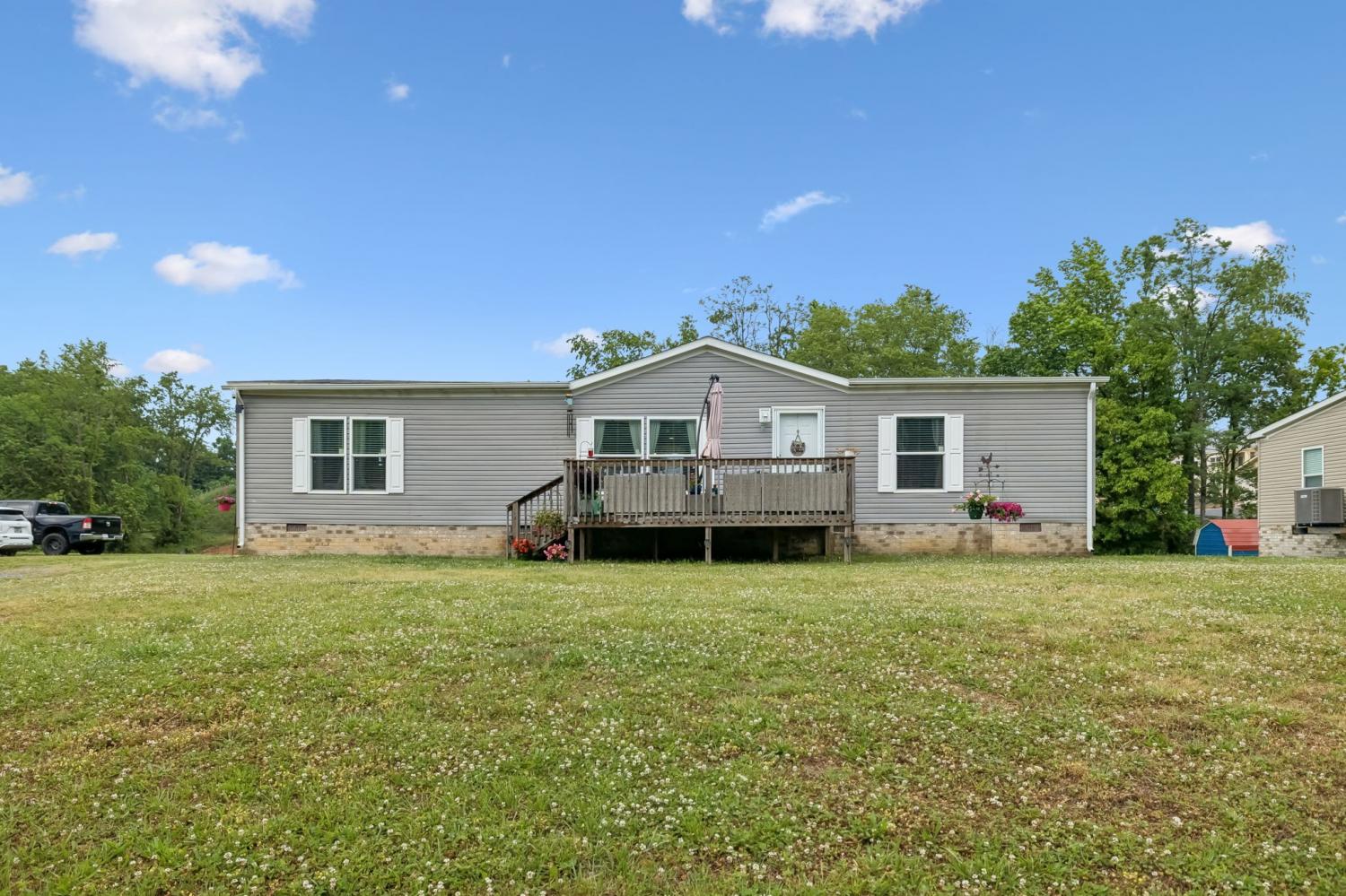 595-Days-Rd For Sale