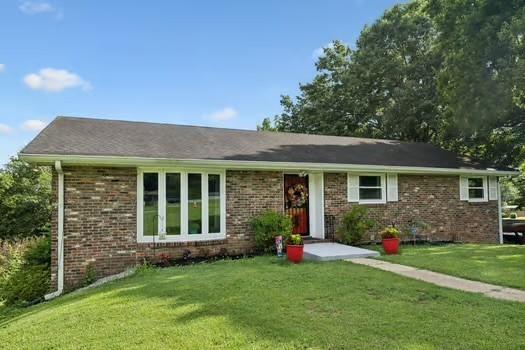 432-Hollydale-Dr For Sale