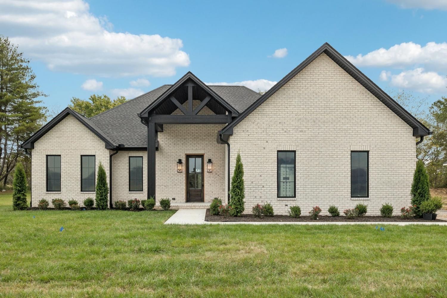 375-Chestnut-Oak-Avenue For Sale