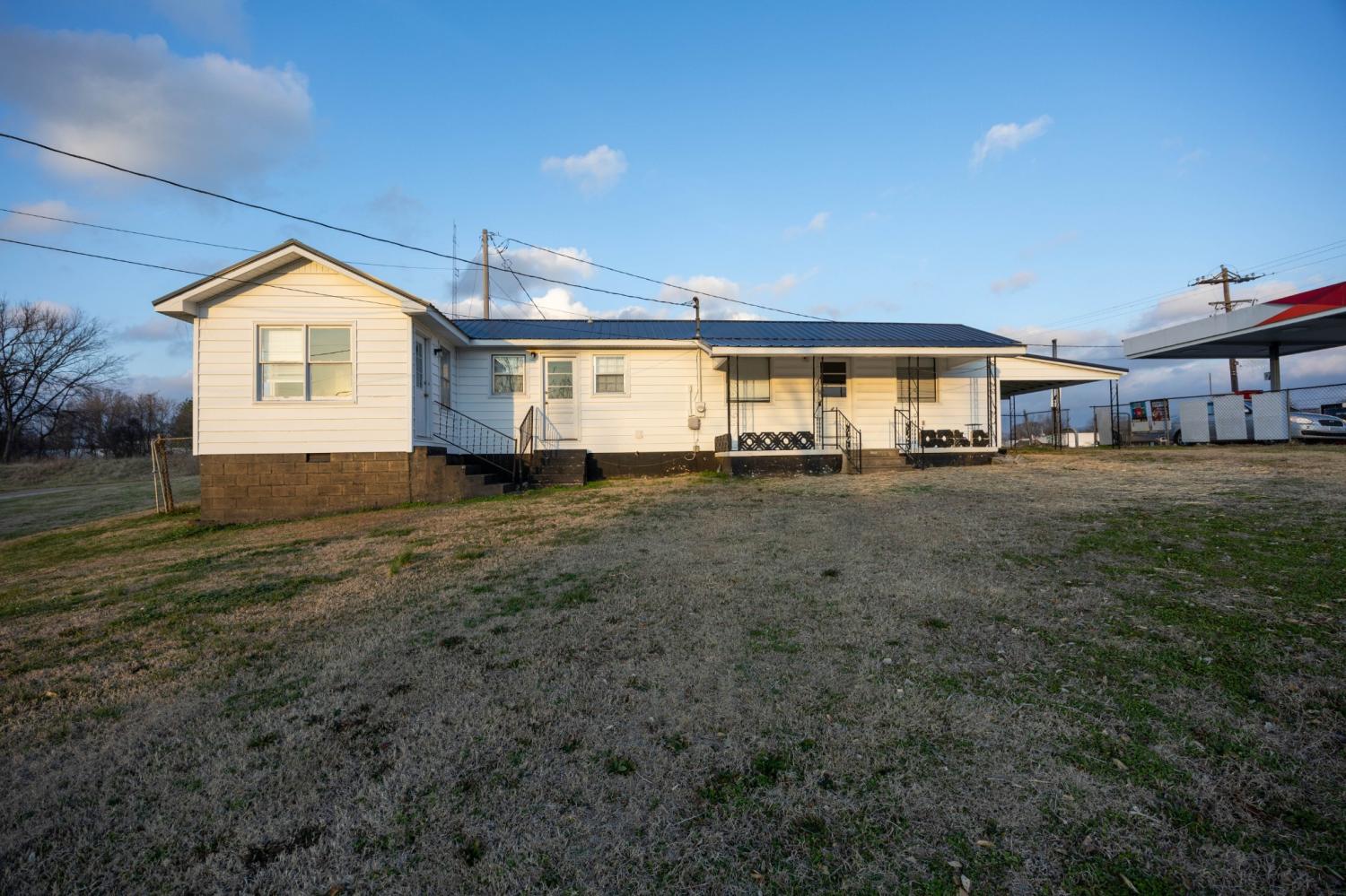 200-Sycamore-St--N For Sale