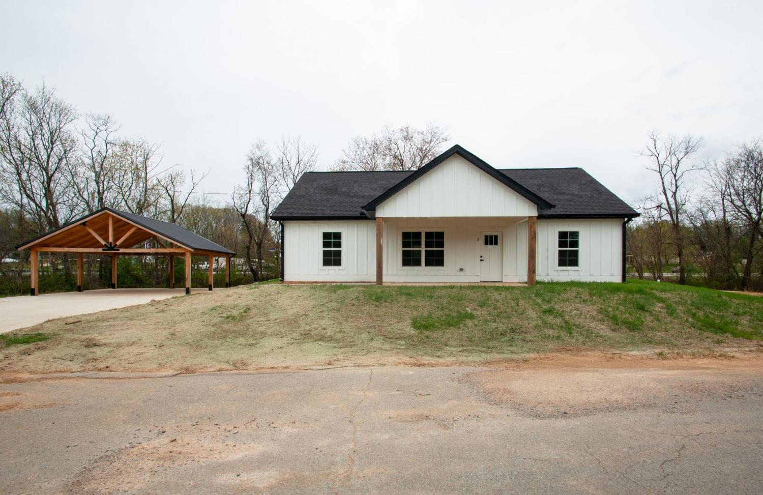3-Caulk-Dr For Sale